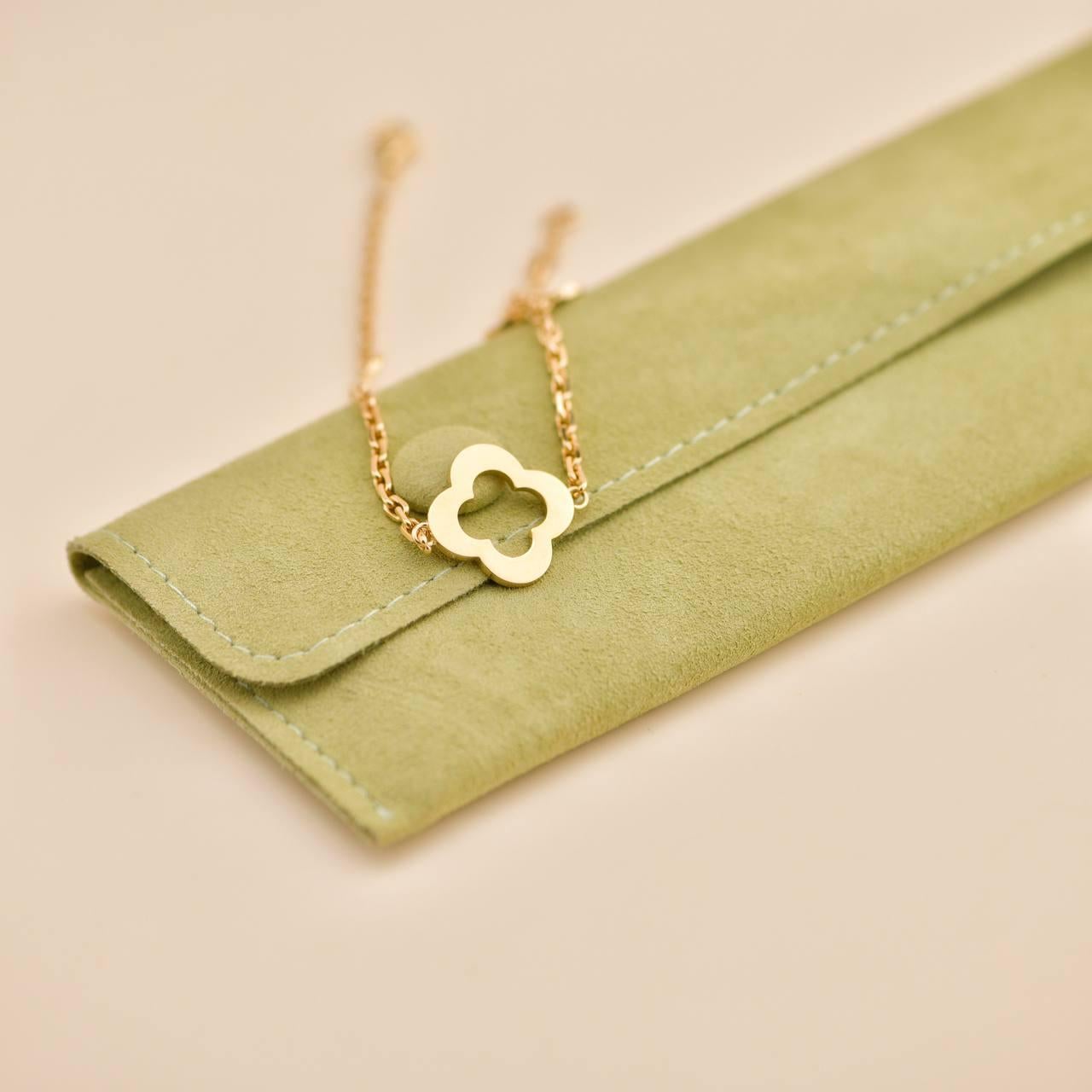 Van Cleef & Arpels Byzantine Alhambra 18K Yellow Gold Bracelet For Sale 1