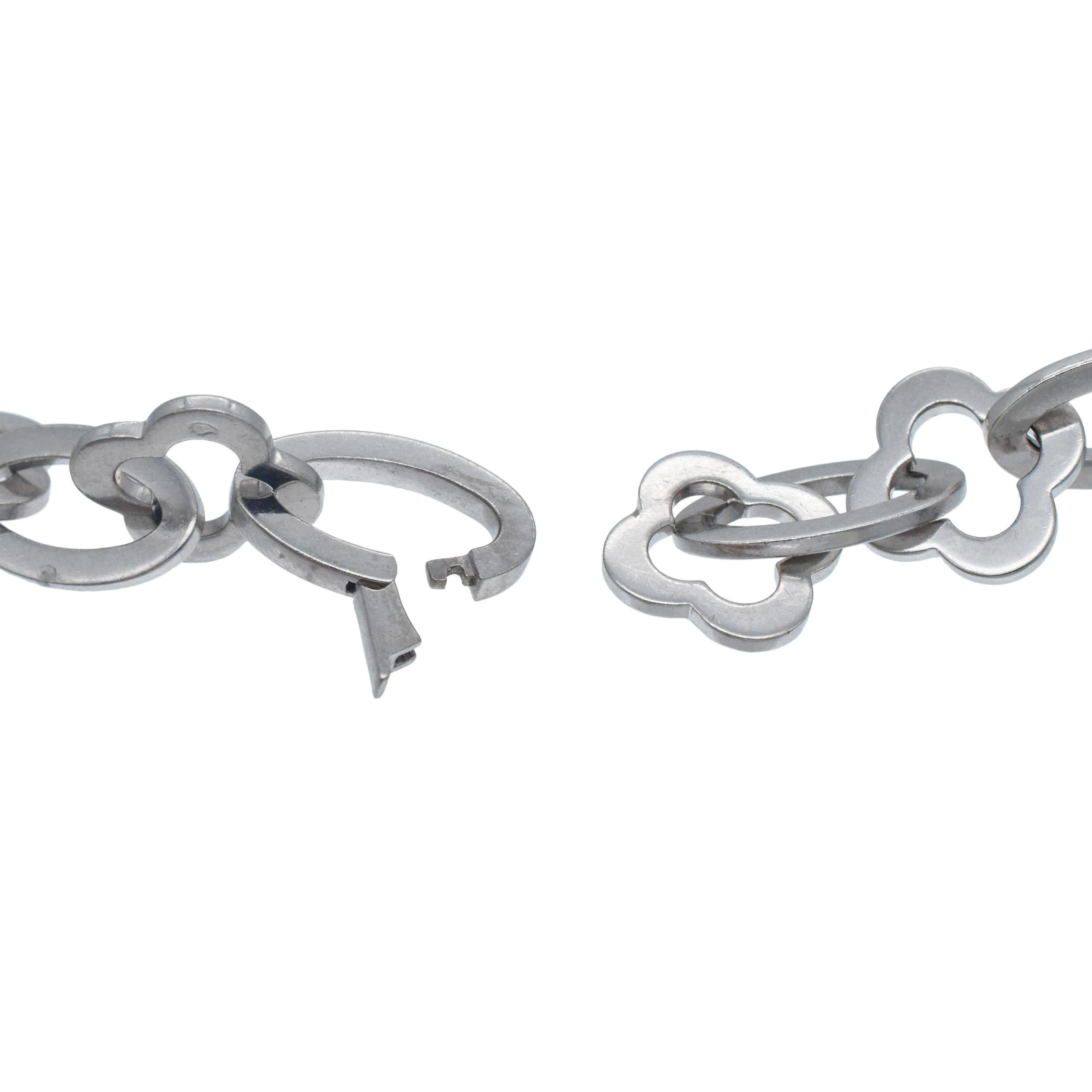 Van Cleef & Arpels Byzantinische Alhambra Halskette in 18k Weißgold im Angebot 2