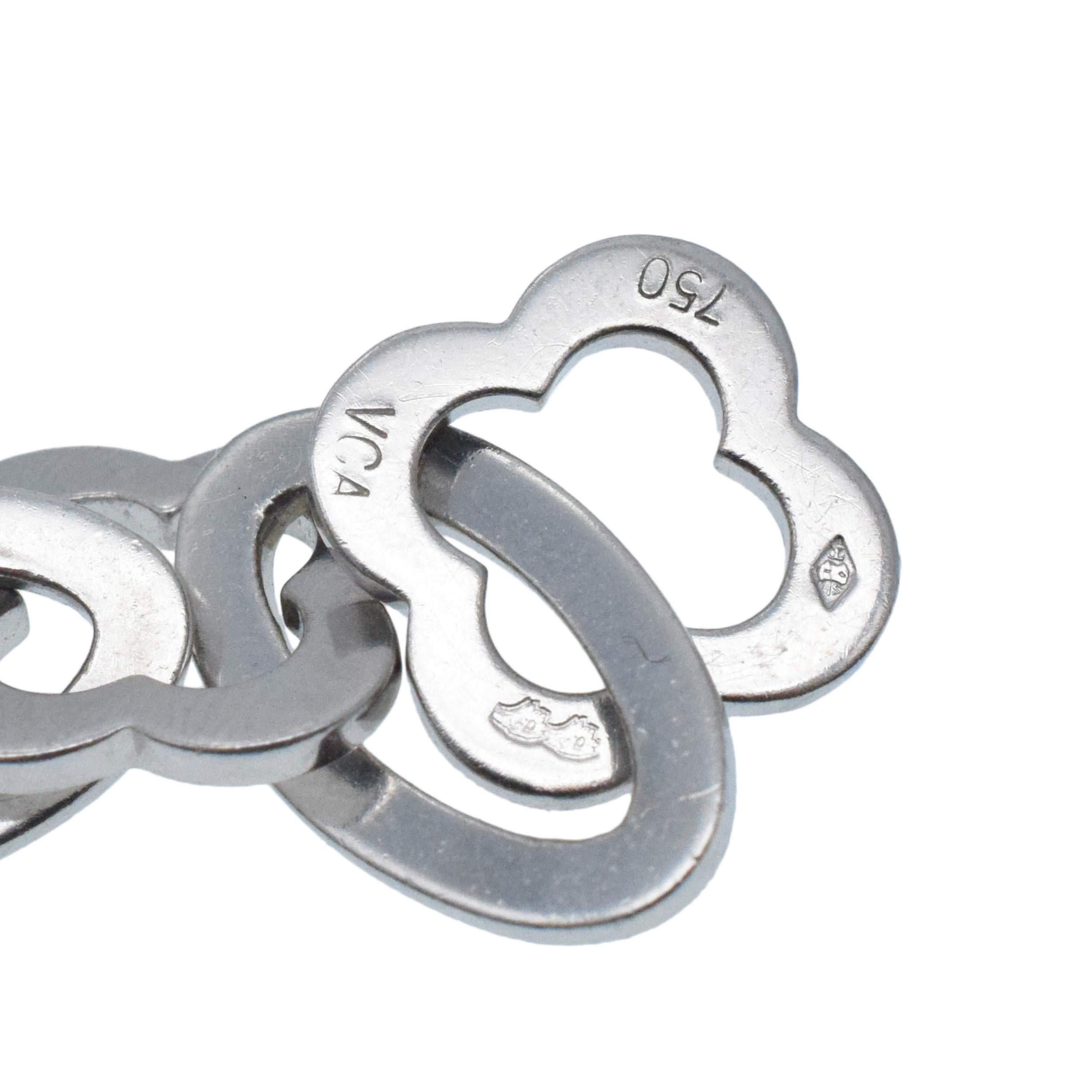 Van Cleef & Arpels Byzantinische Alhambra Halskette in 18k Weißgold im Angebot 4