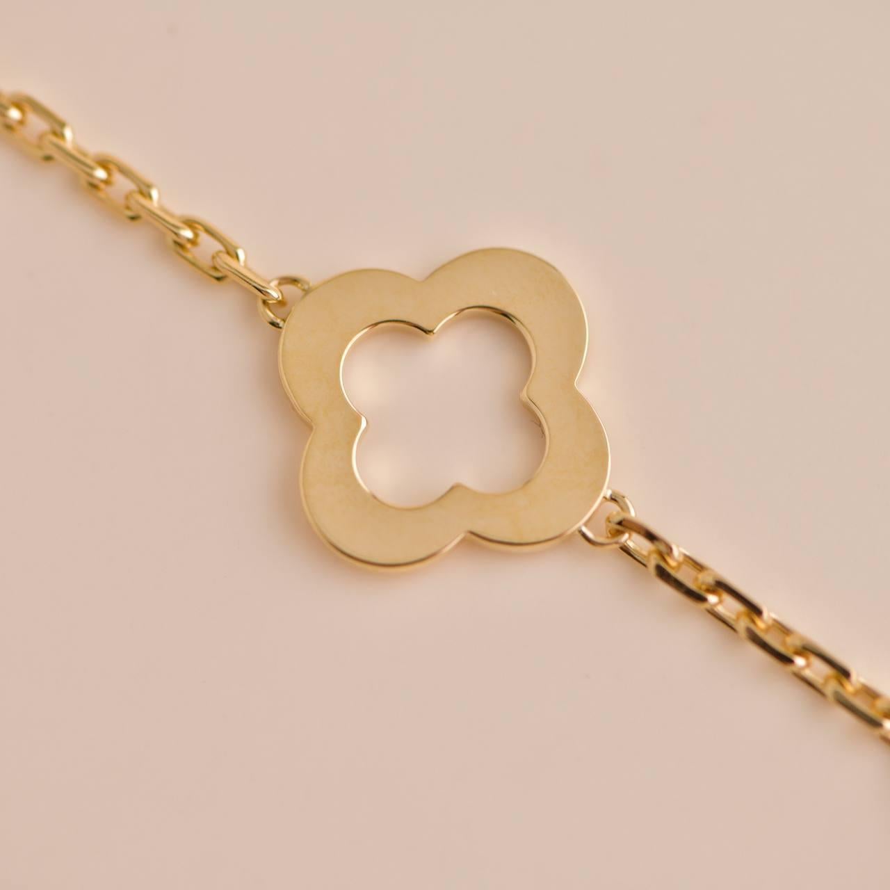 Van Cleef & Arpels Byzantine Alhambra Yellow Gold Bracelet In Excellent Condition In Banbury, GB
