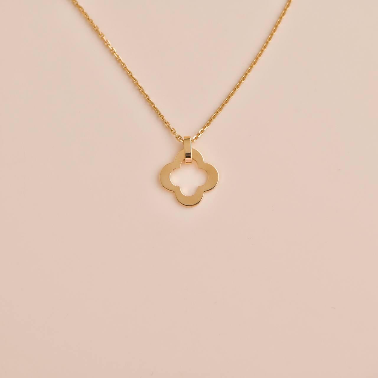 van cleef yellow gold alhambra necklace