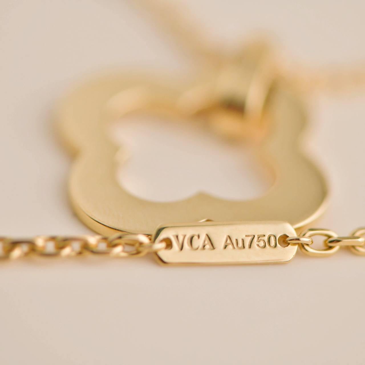 Van Cleef & Arpels Byzantine Alhambra Yellow Gold Pendant Necklace In Excellent Condition In Banbury, GB