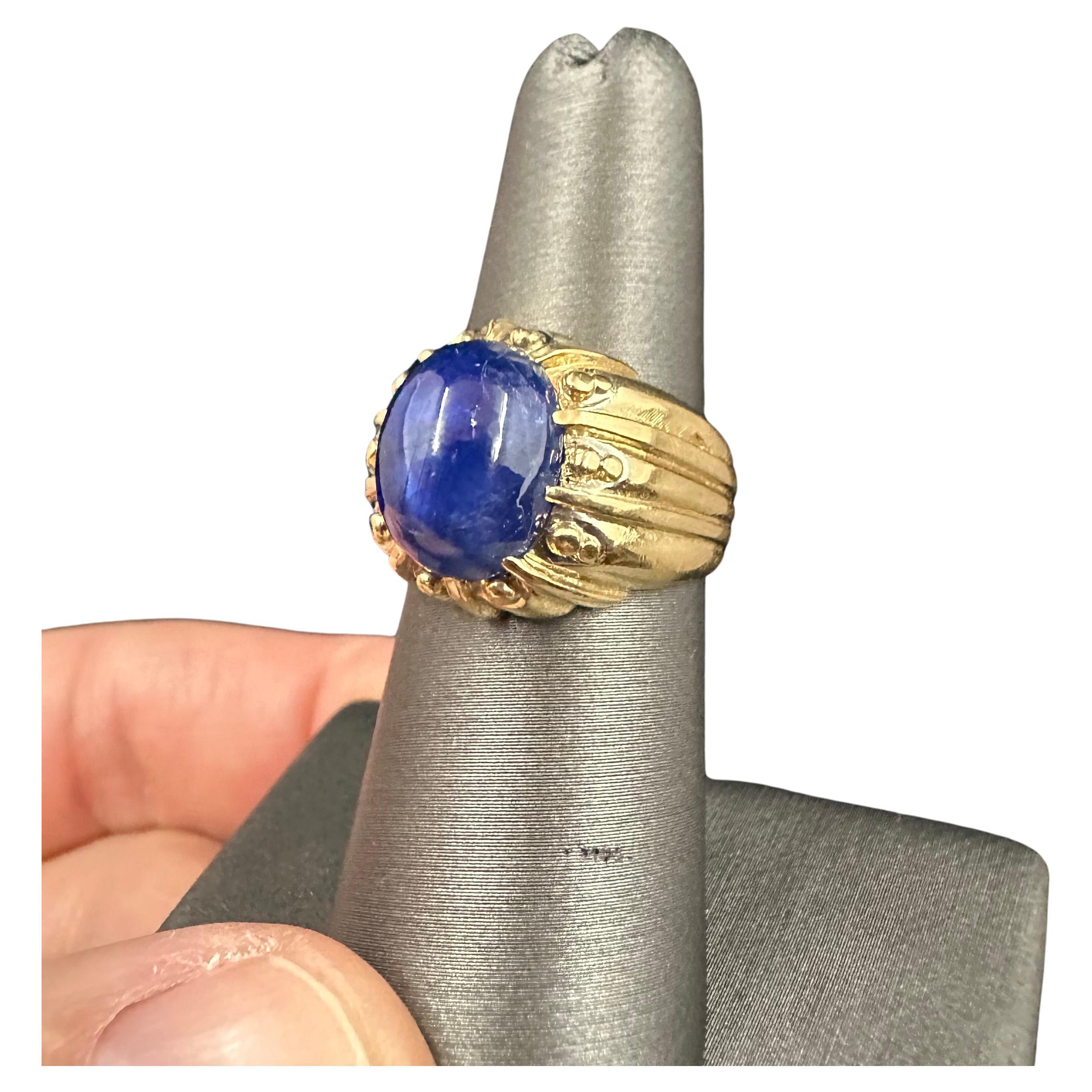 Van Cleef & Arpels Cabochon Burma Sapphire 7.32 cts  For Sale