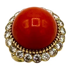 Van Cleef
Arpels Cabochon Coral and Diamond 18K Yellow Gold Ring Van Cleef
Arpels Cabochon Coral and Diamond 18K Yellow Gold Ring