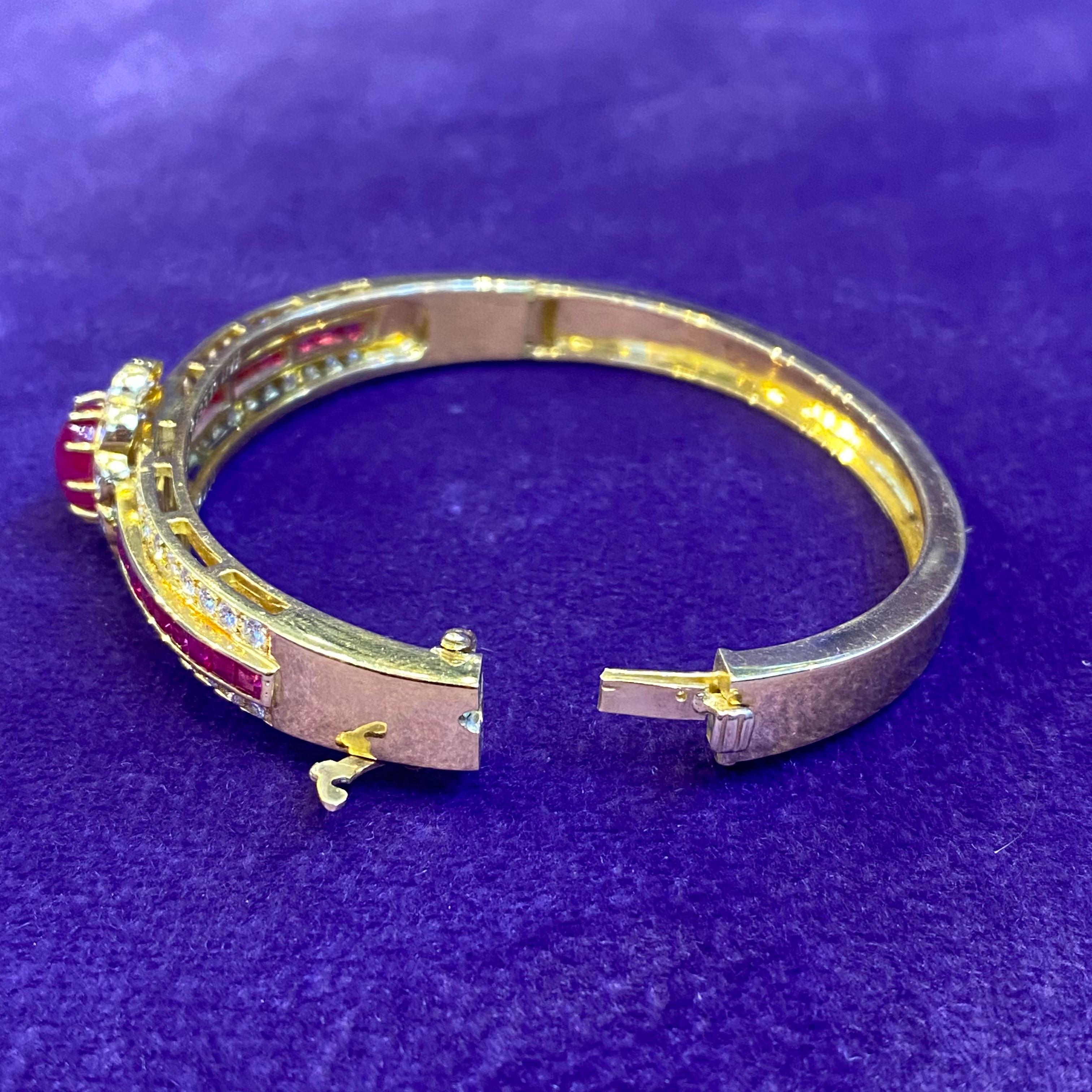 Van Cleef & Arpels Cabochon Ruby & Diamond Bangle Bracelet For Sale 3