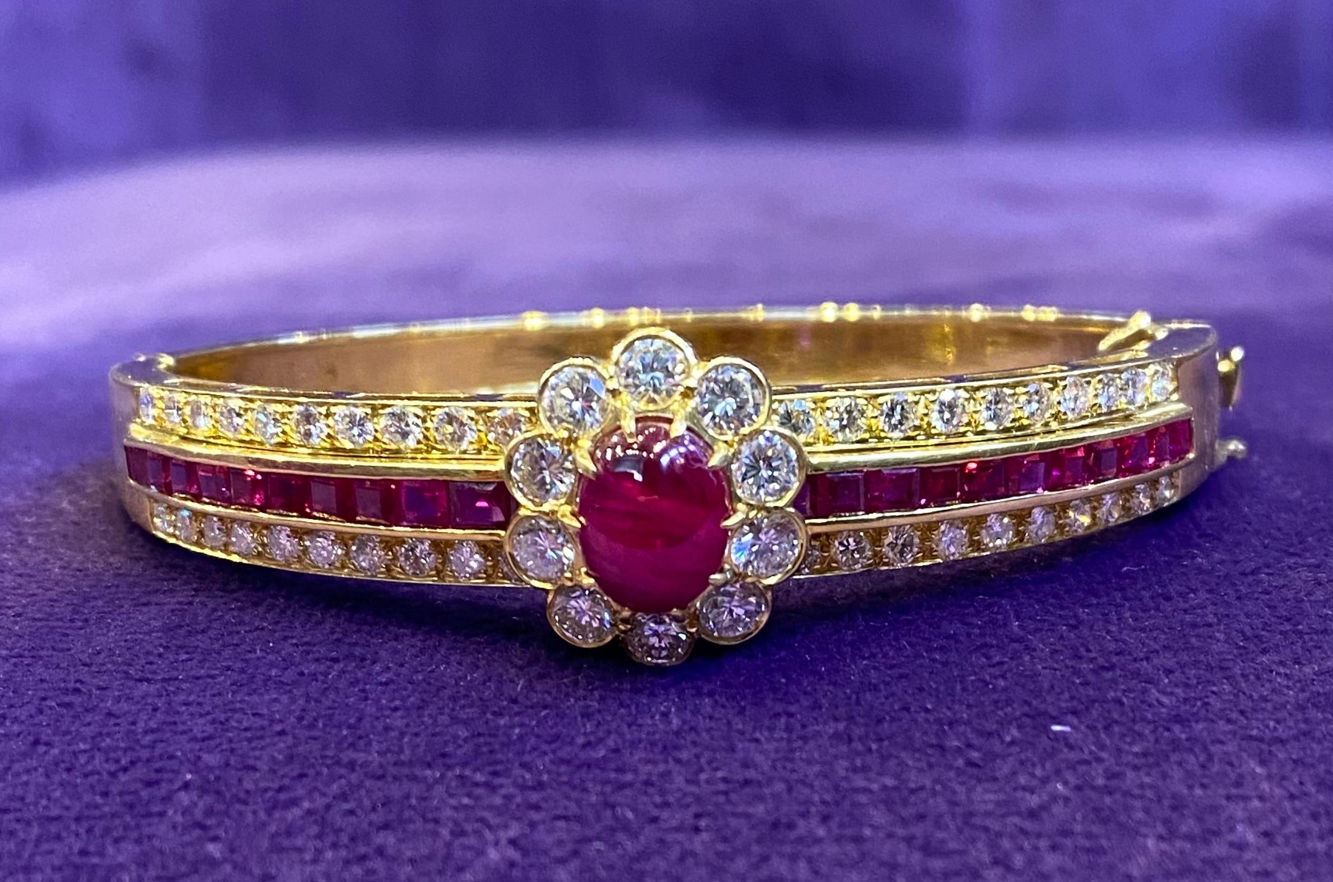 Van Cleef & Arpels Cabochon Ruby & Diamond Bangle Bracelet For Sale 2