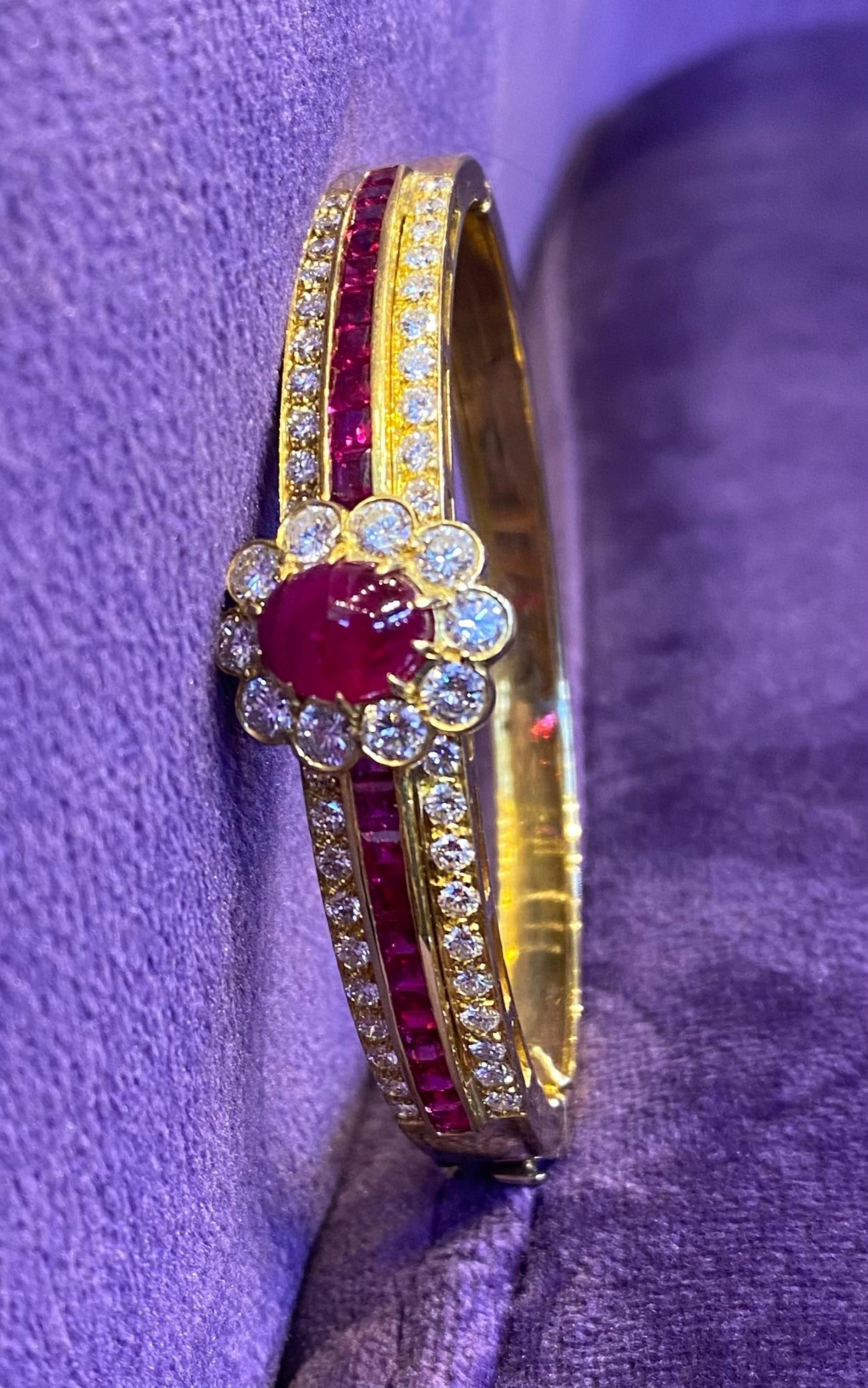 Van Cleef & Arpels Cabochon Ruby & Diamond Bangle Bracelet For Sale 5