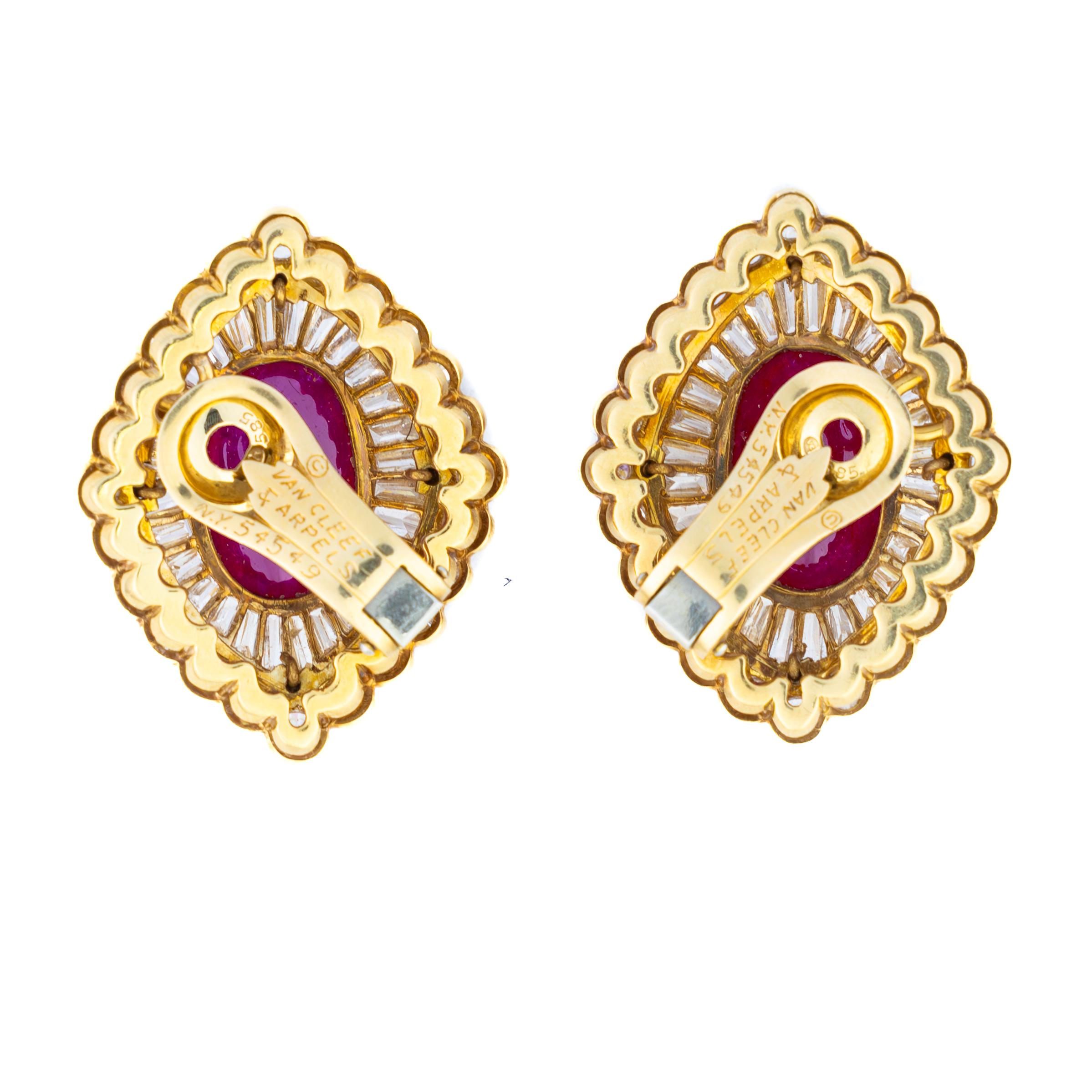 Van Cleef & Arpels Cabochon Ruby & Diamond Clip on Earrings In Excellent Condition For Sale In New York, NY