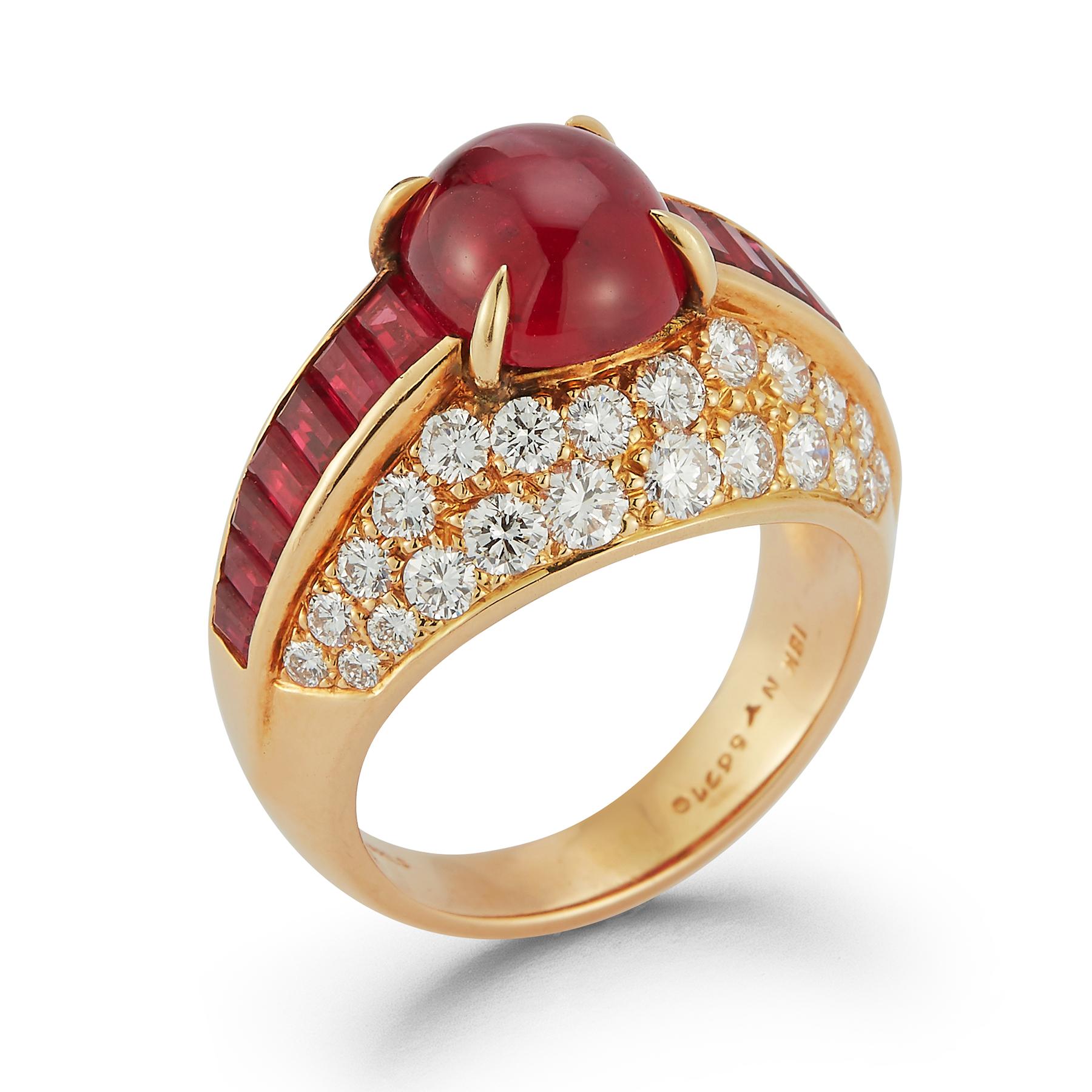 Van Cleef & Arpels Cabochon Ruby & Diamond Ring In Excellent Condition In New York, NY