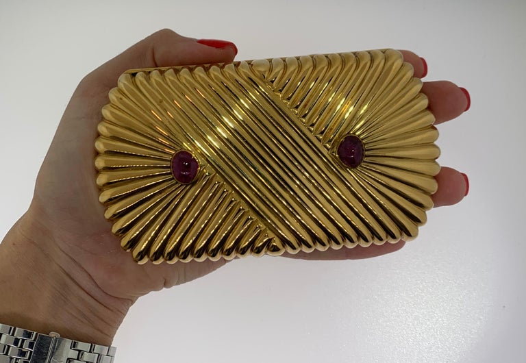 Van Cleef & Arpels Cabochon Ruby and Gold Minaudiere For Sale 7