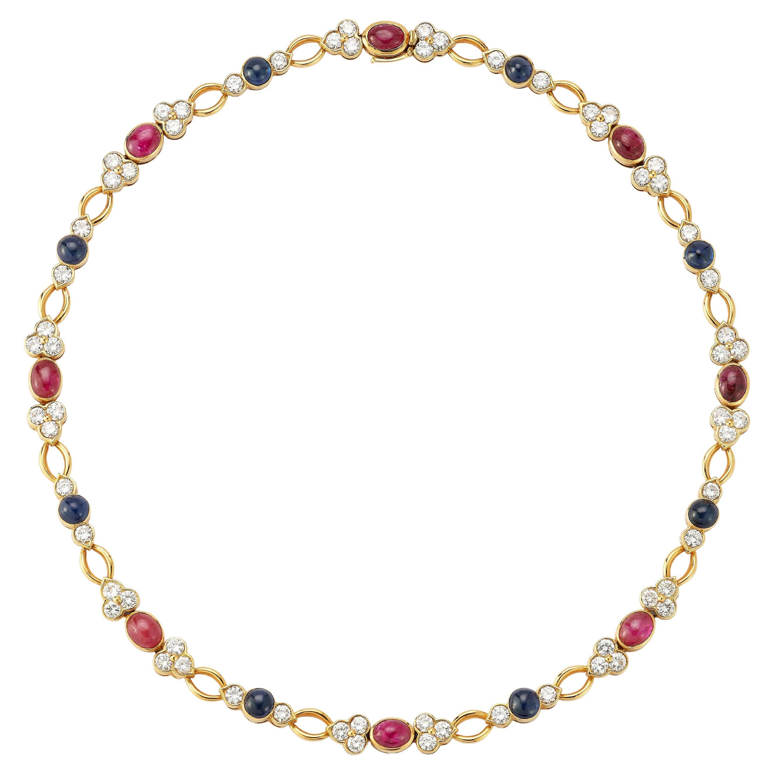 Collana Van Cleef & Arpels con rubini, zaffiri e diamanti cabochon