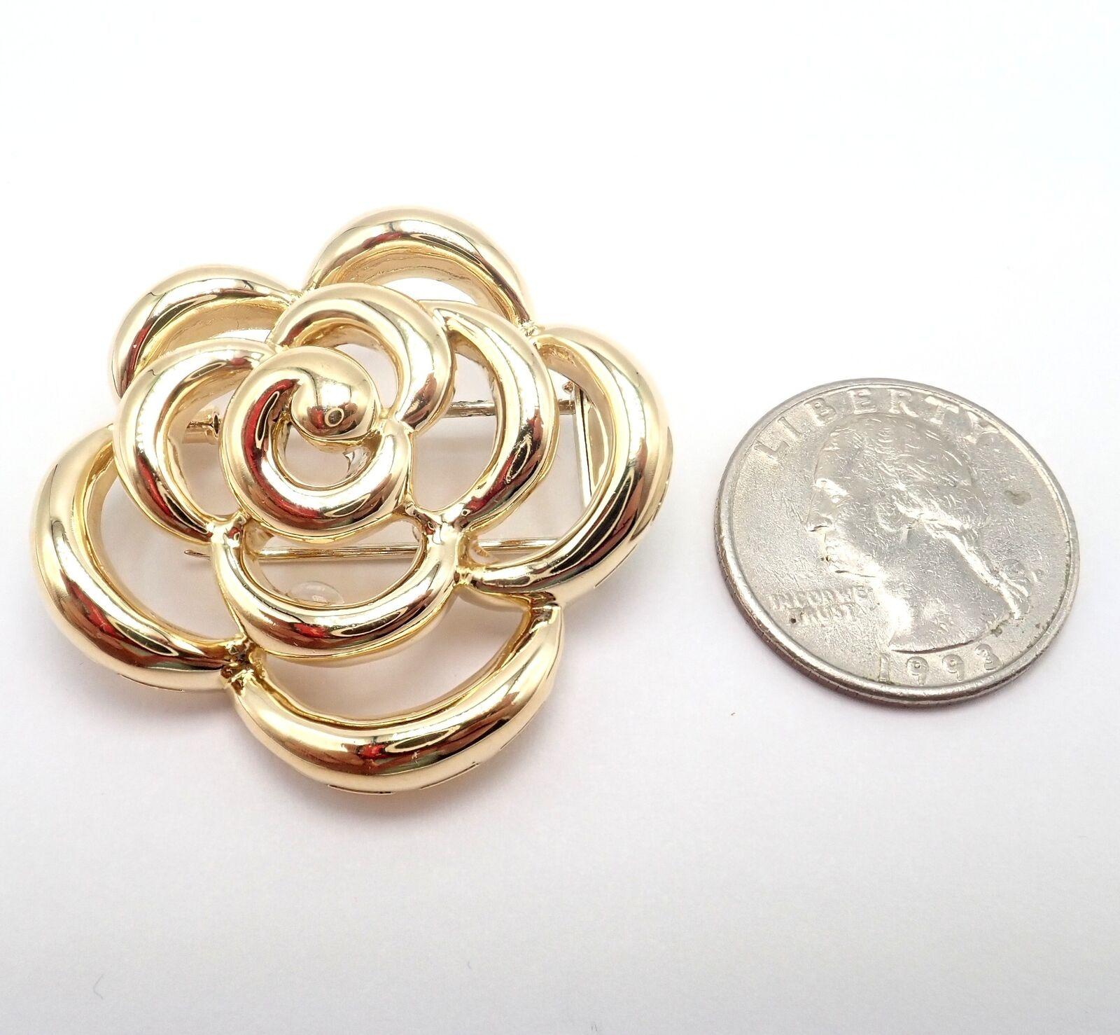 Van Cleef & Arpels Camellia Flower Yellow Gold Pin Brooch For Sale 1