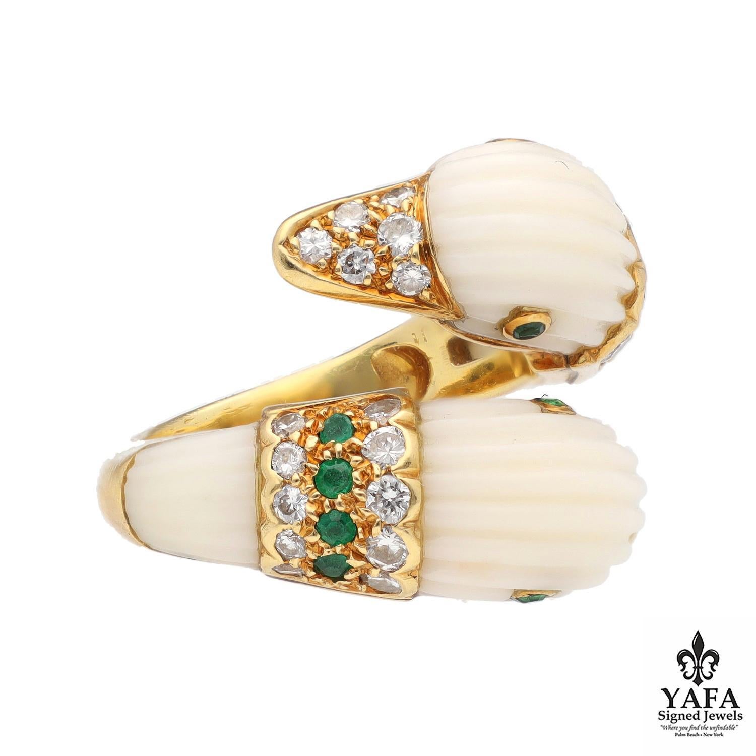 Van Cleef & Arpels Canard Ring In Excellent Condition For Sale In New York, NY