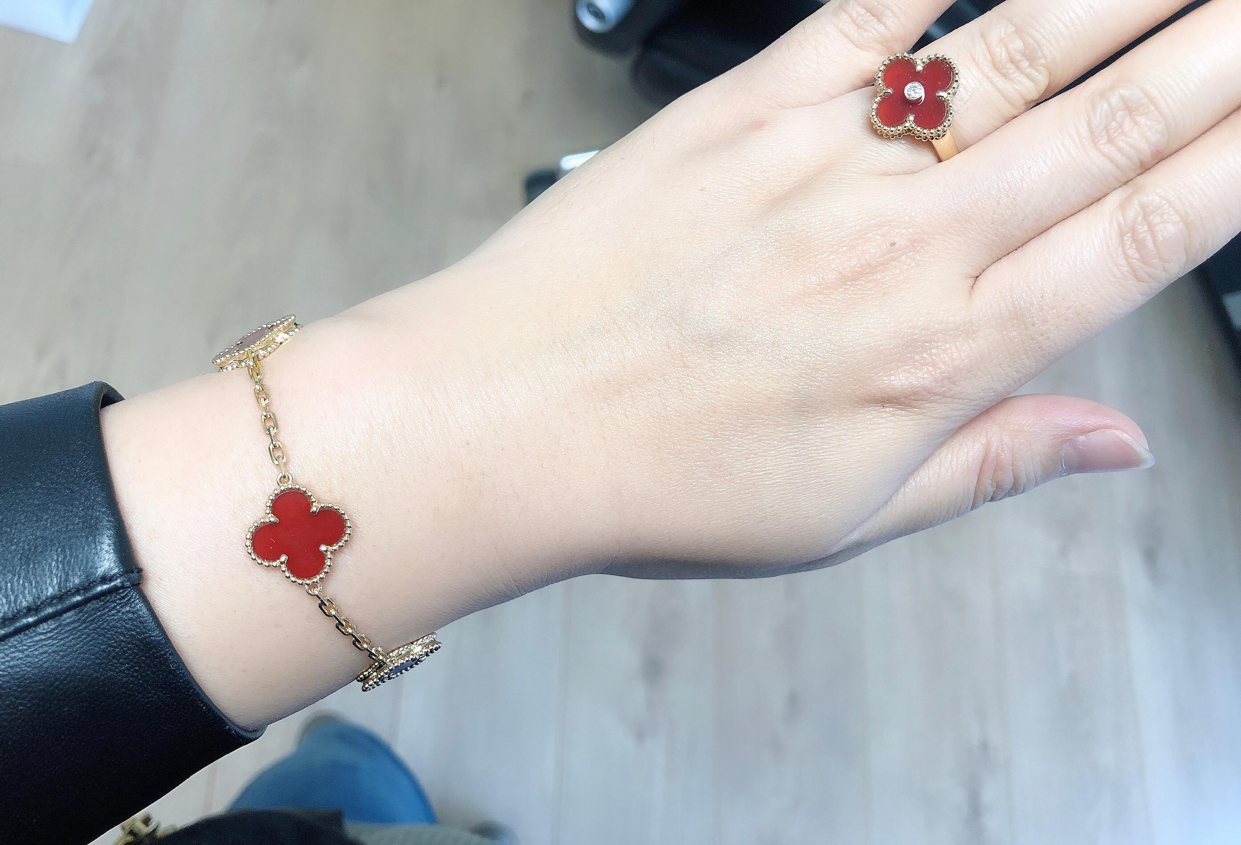 vca carnelian bracelet