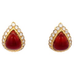 Van Cleef & Arpels Cornaline  Boucles d'oreilles en or jaune 18K avec diamants
