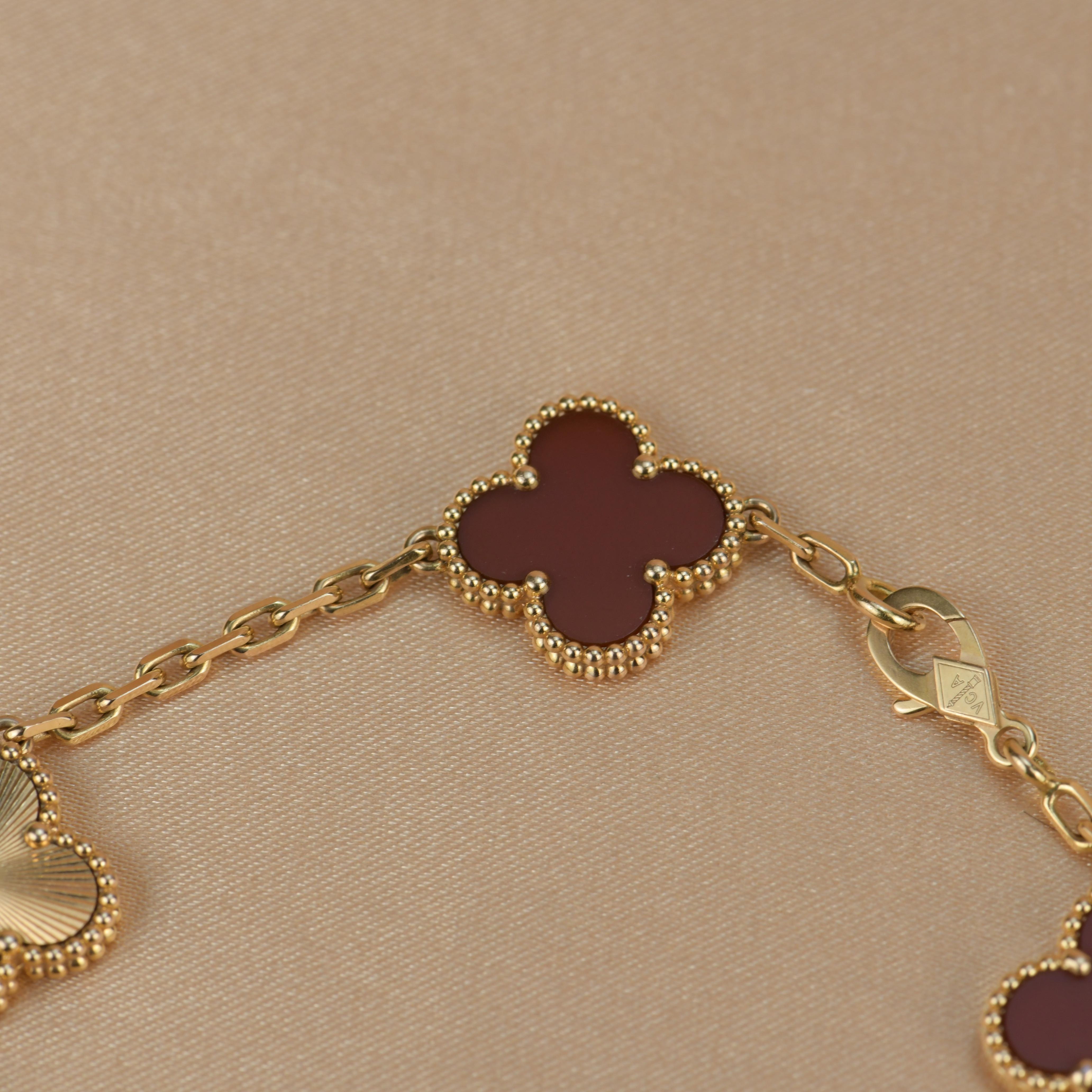 Uncut VAN CLEEF & ARPELS  Carnelian Guilloché Vintage Alhambra 5 Motifs Bracelet 