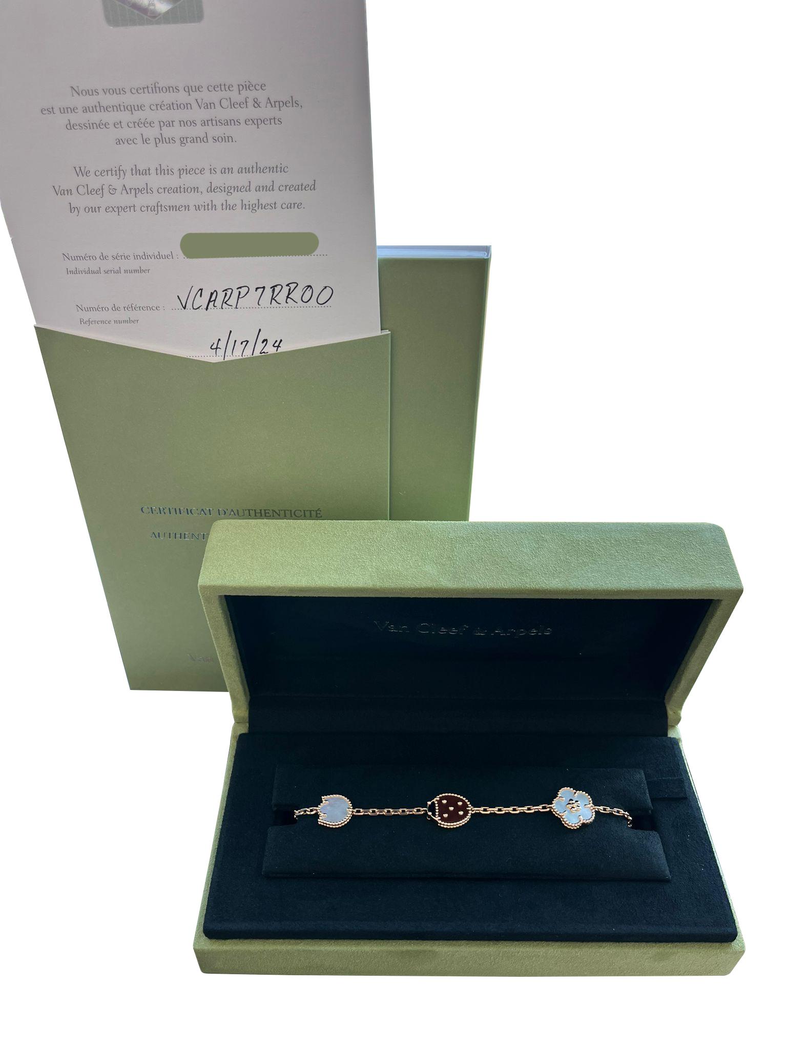 Van Cleef & Arpels Carnelian Onyx MOP 5 Motifs Gold Lucky Spring Bracelet In New Condition For Sale In Aventura, FL