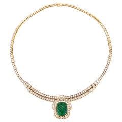 Van Cleef & Arpels Halskette mit geschnitztem Smaragd und Diamanten