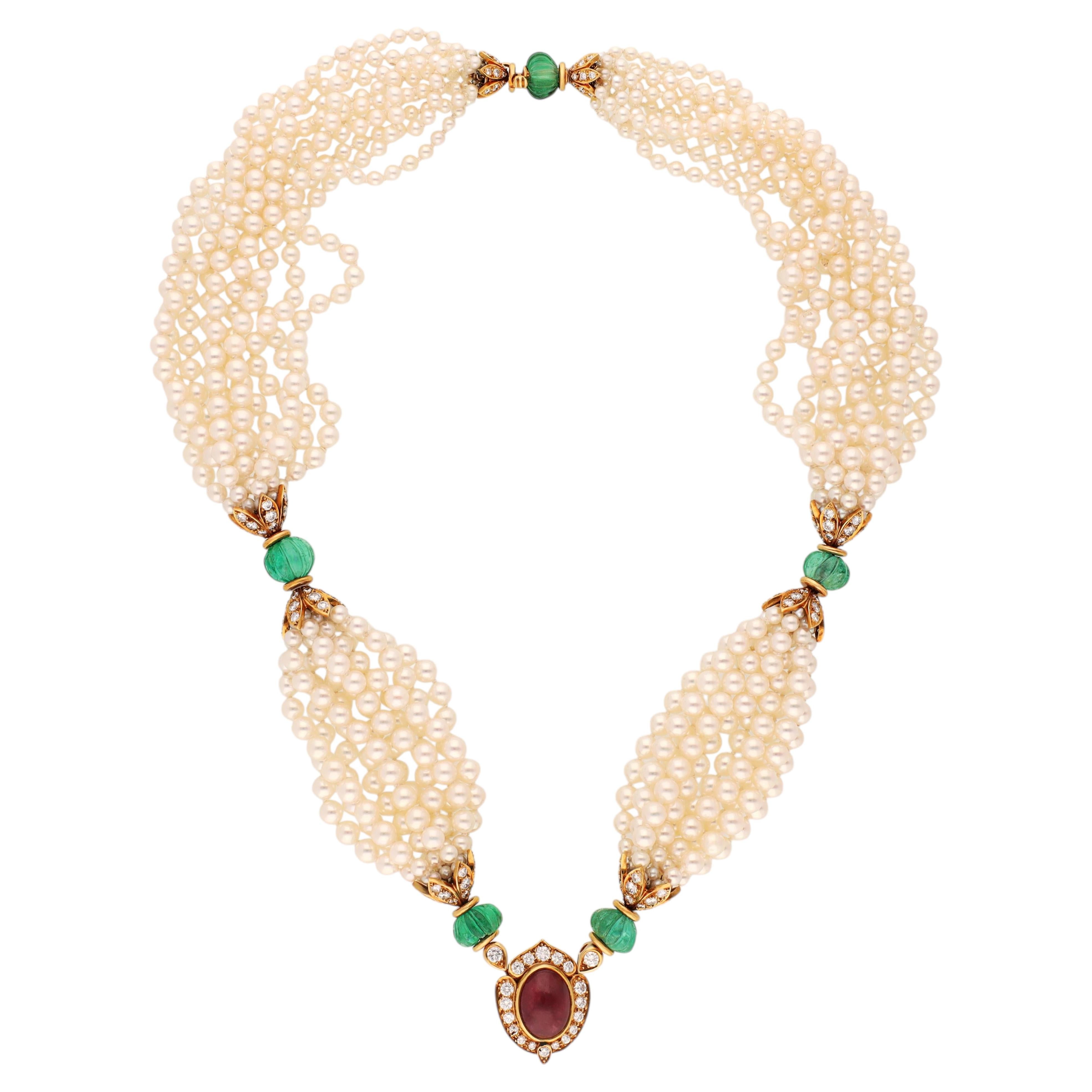 VAN CLEEF & ARPELS Collar Esmeralda Tallada, Rubí Cabujón, Diamantes y Perlas