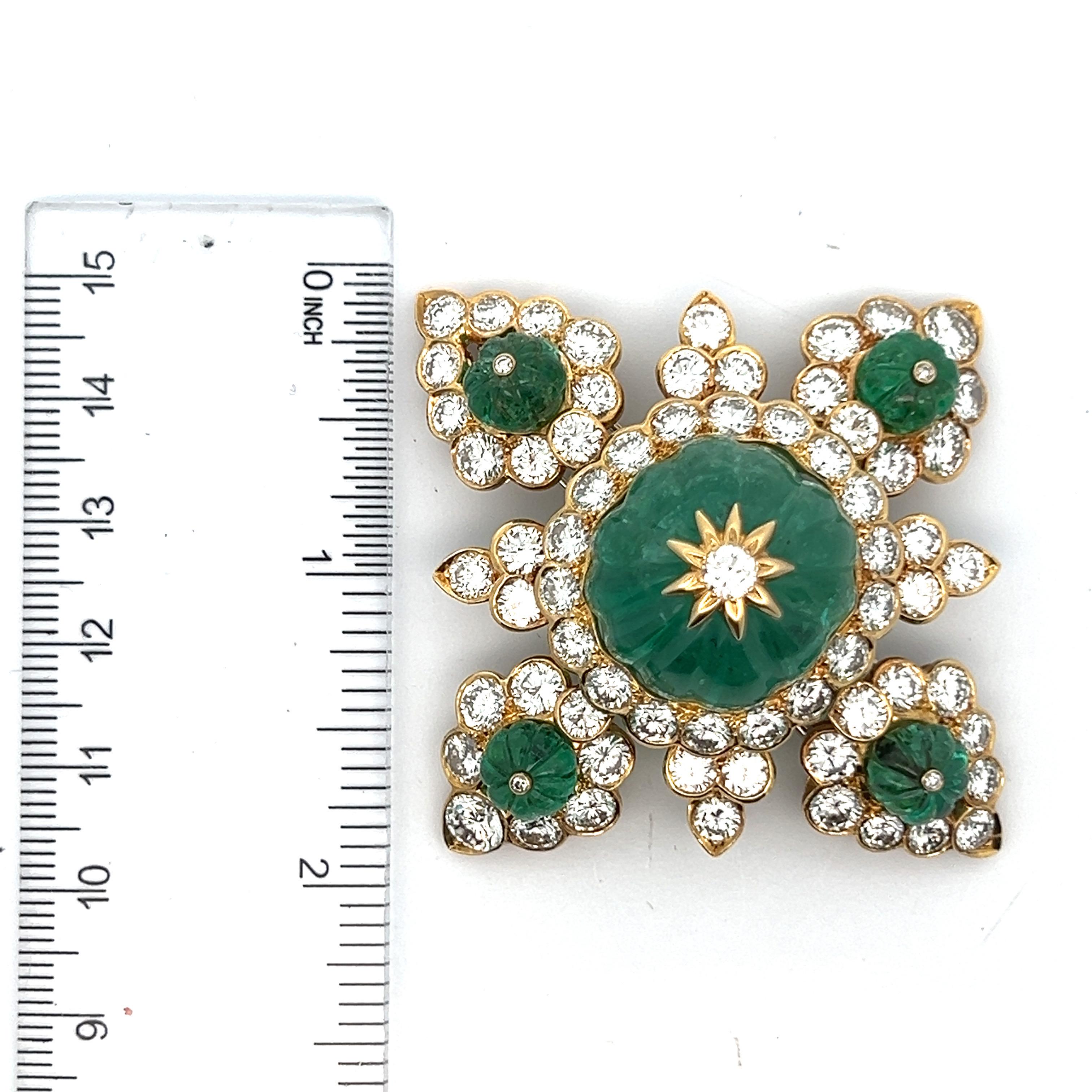 Van Cleef & Arpels Set aus geschnitzten Smaragd-Ohrringen und Brosche 1
