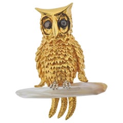 Van Cleef & Arpels Cat's Eye Pearl Gold Owl Brooch