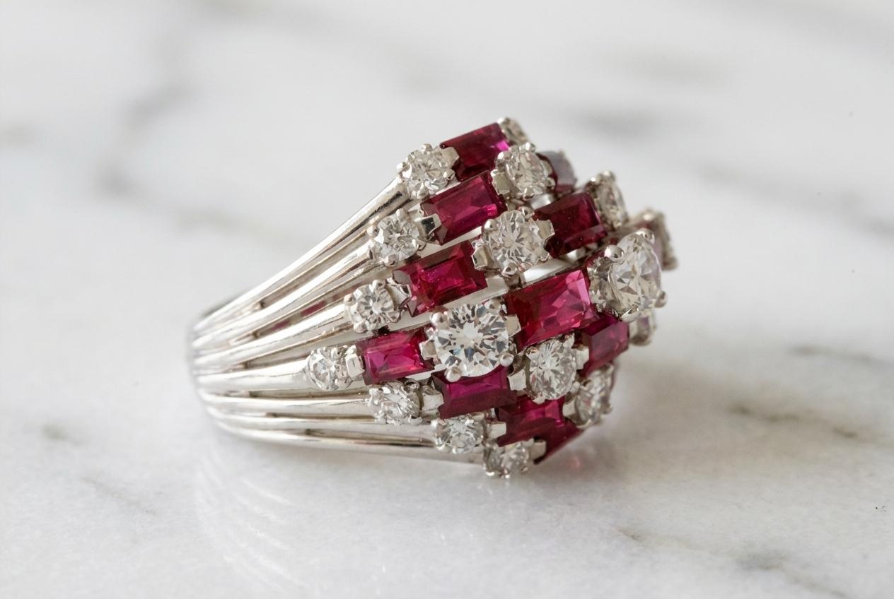 Taille ronde Van Cleef & Arpels Certified 4.50 Carat Platinum Ruby and Diamond Dome Cocktail en vente
