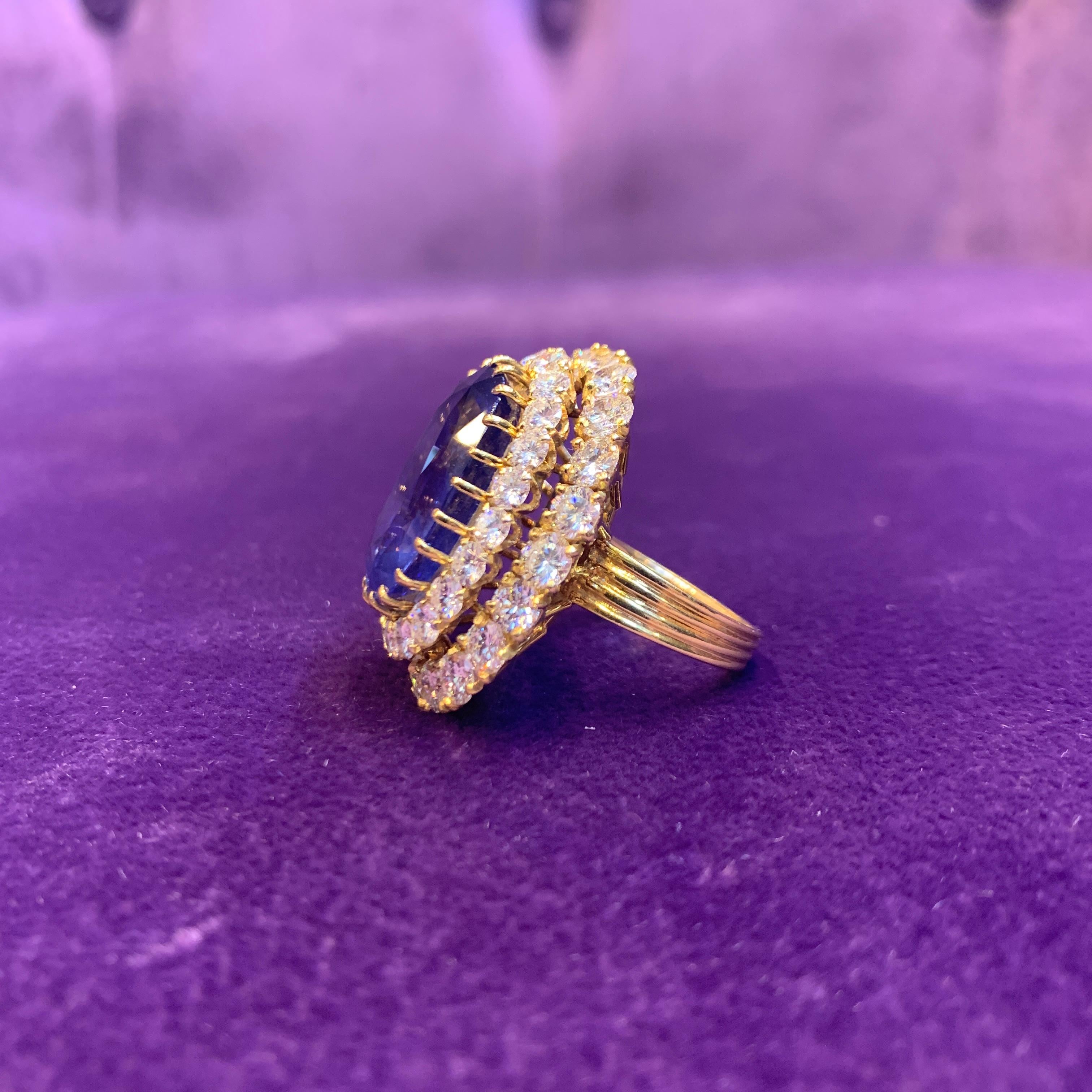 Van Cleef & Arpels Certified Sapphire & Diamond Ring For Sale 3