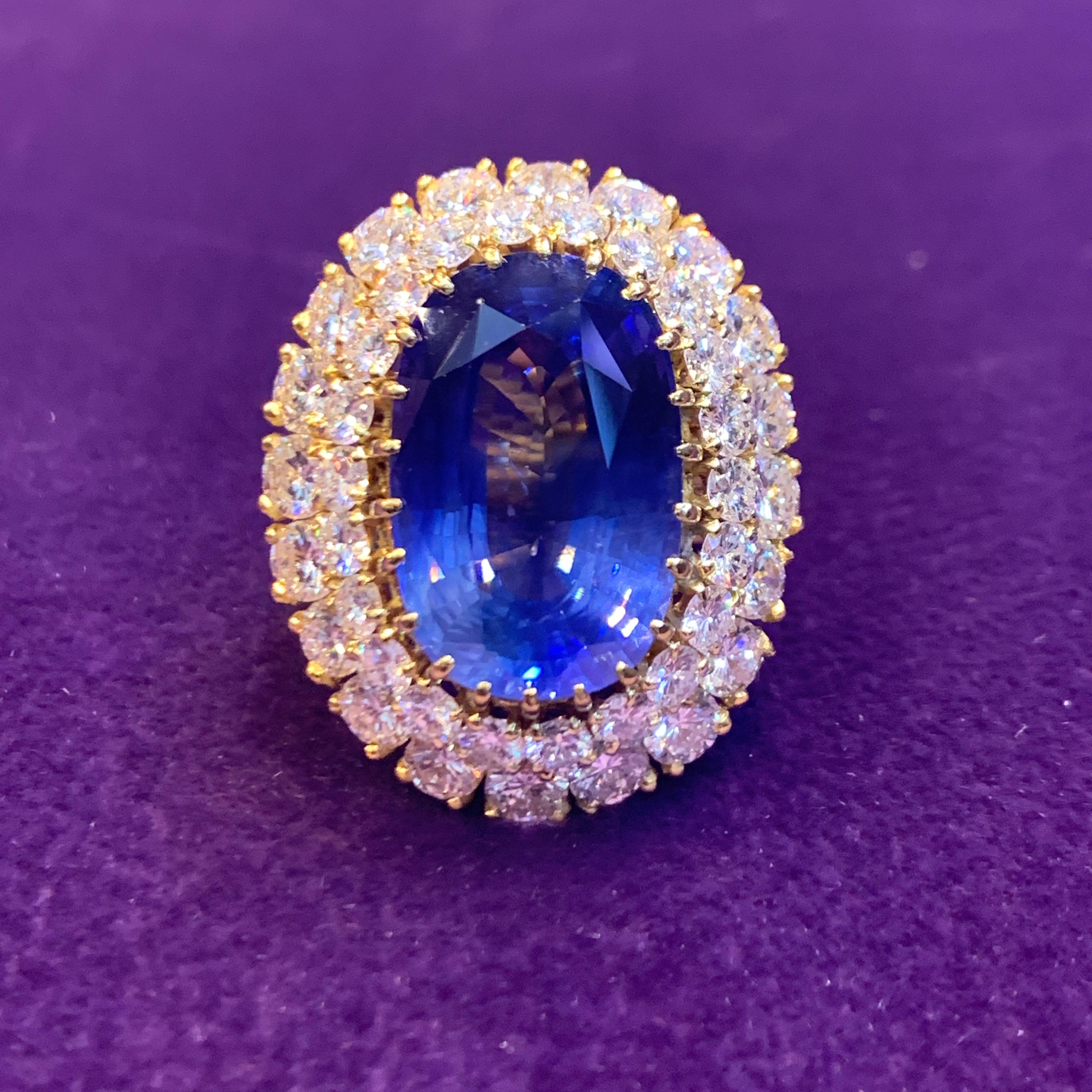 Oval Cut Van Cleef & Arpels Certified Sapphire & Diamond Ring For Sale
