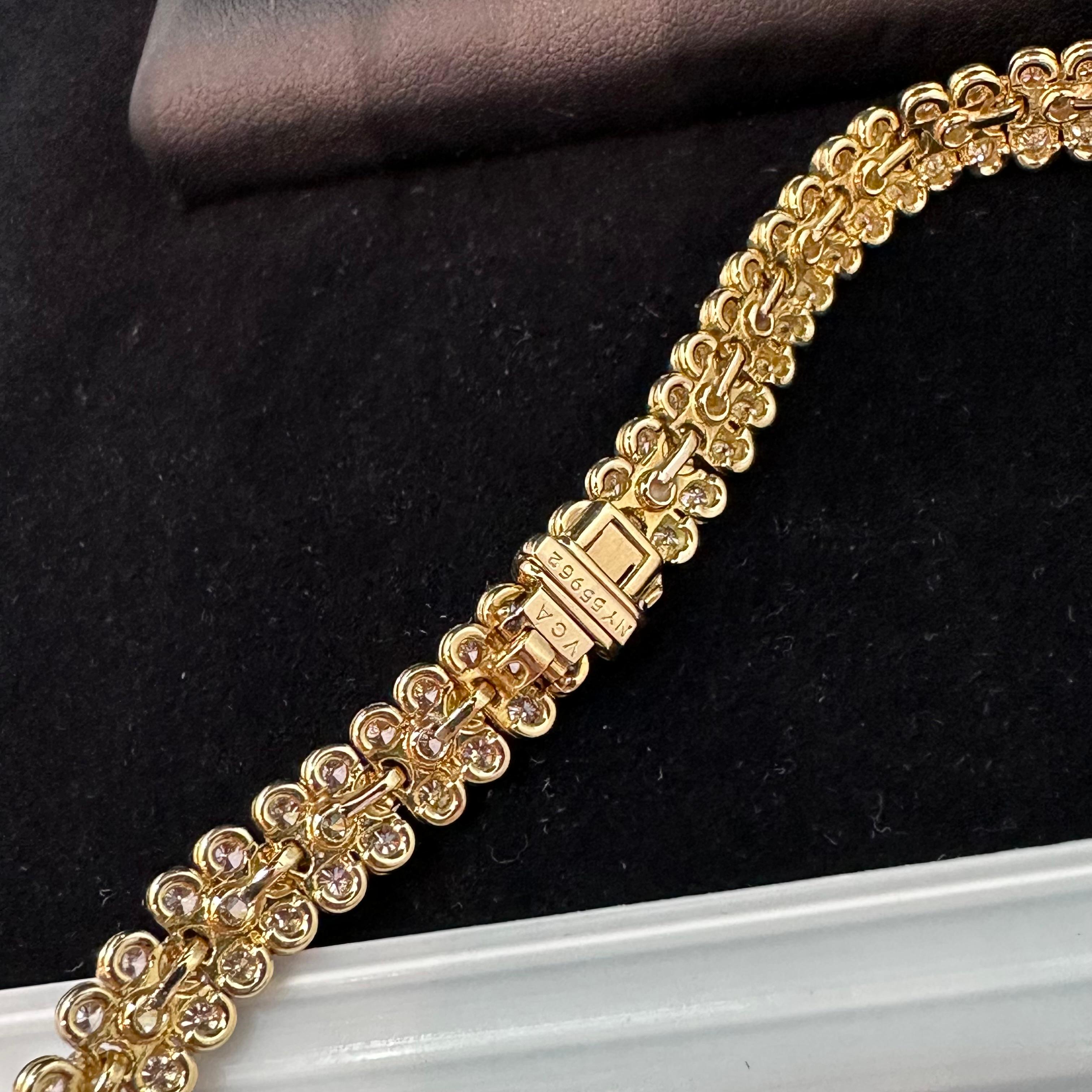 Van Cleef & Arpels Cheval Halskette mit 3 Reihen Diamanten  für Damen oder Herren im Angebot