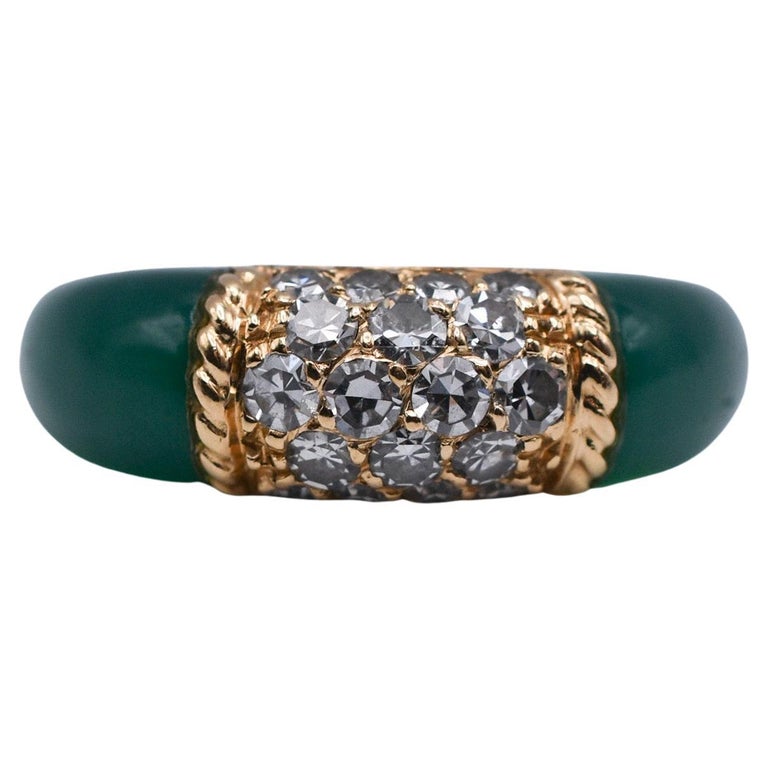 Van Cleef and Arpels Chrysoprase and Diamond 'Philippine' Ring For Sale at  1stDibs | philippine ring size