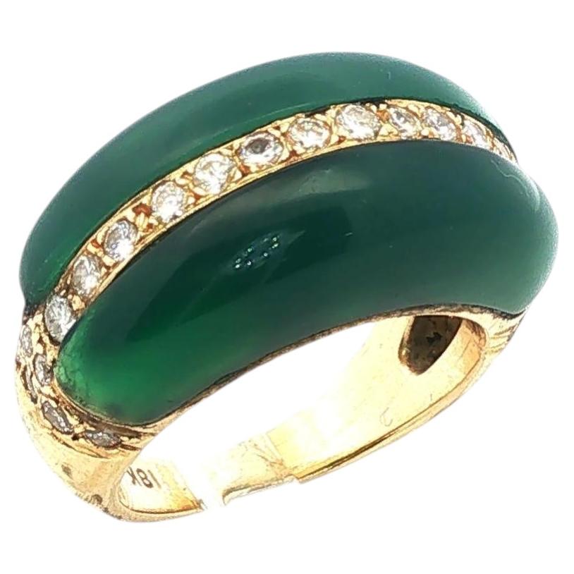 Van Cleef & Arpels Chrysoprase Diamond 18 Karat Yellow Gold Vintage Band Ring For Sale