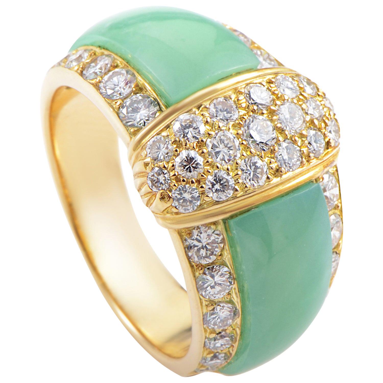 Van Cleef & Arpels Chrysoprase Diamond Gold Ring