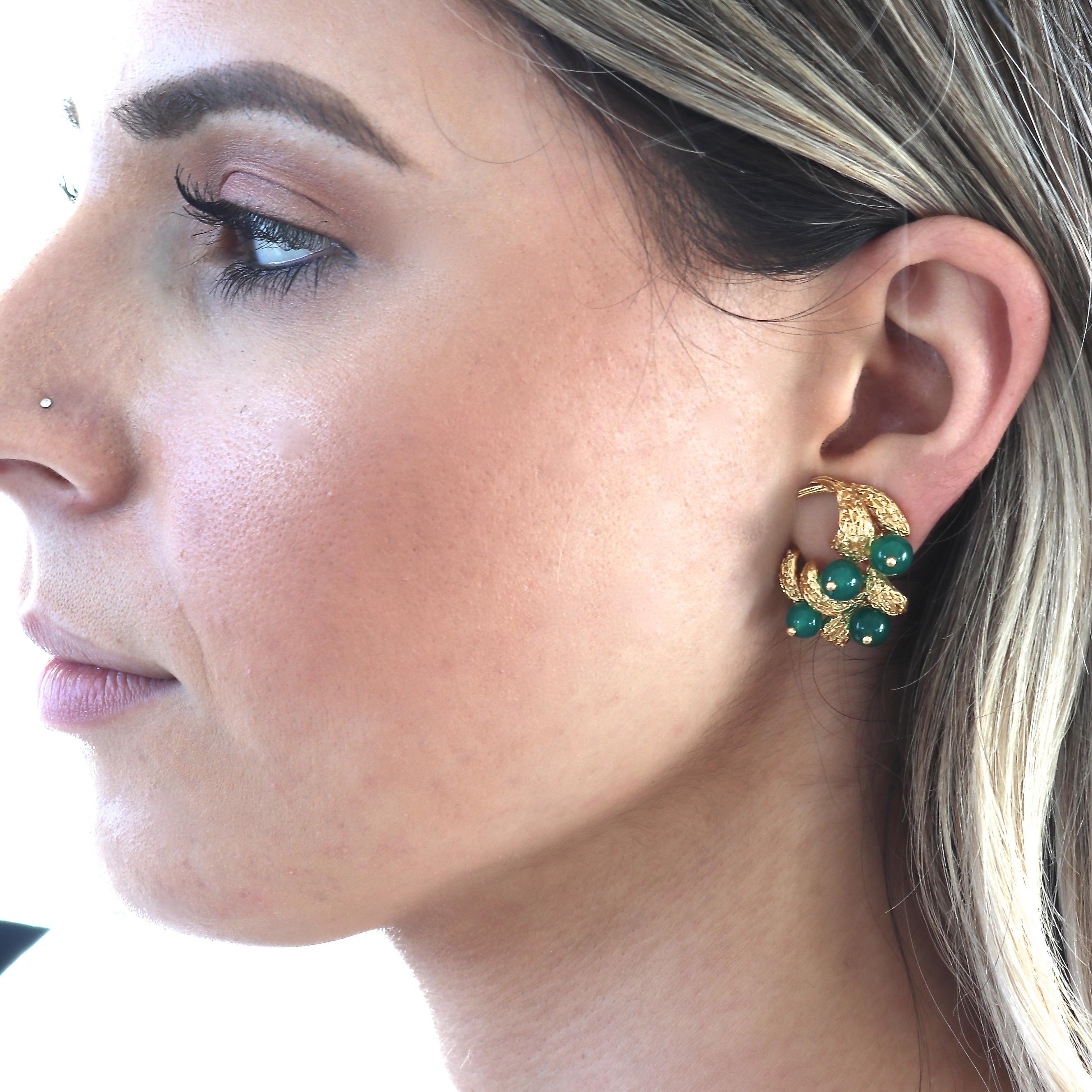 Van Cleef & Arpels Chrysoprase Gold Earrings In Excellent Condition In Beverly Hills, CA