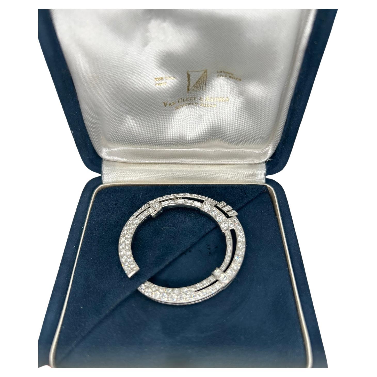 Van Cleef & Arpels Circles of Diamond Clip For Sale 6