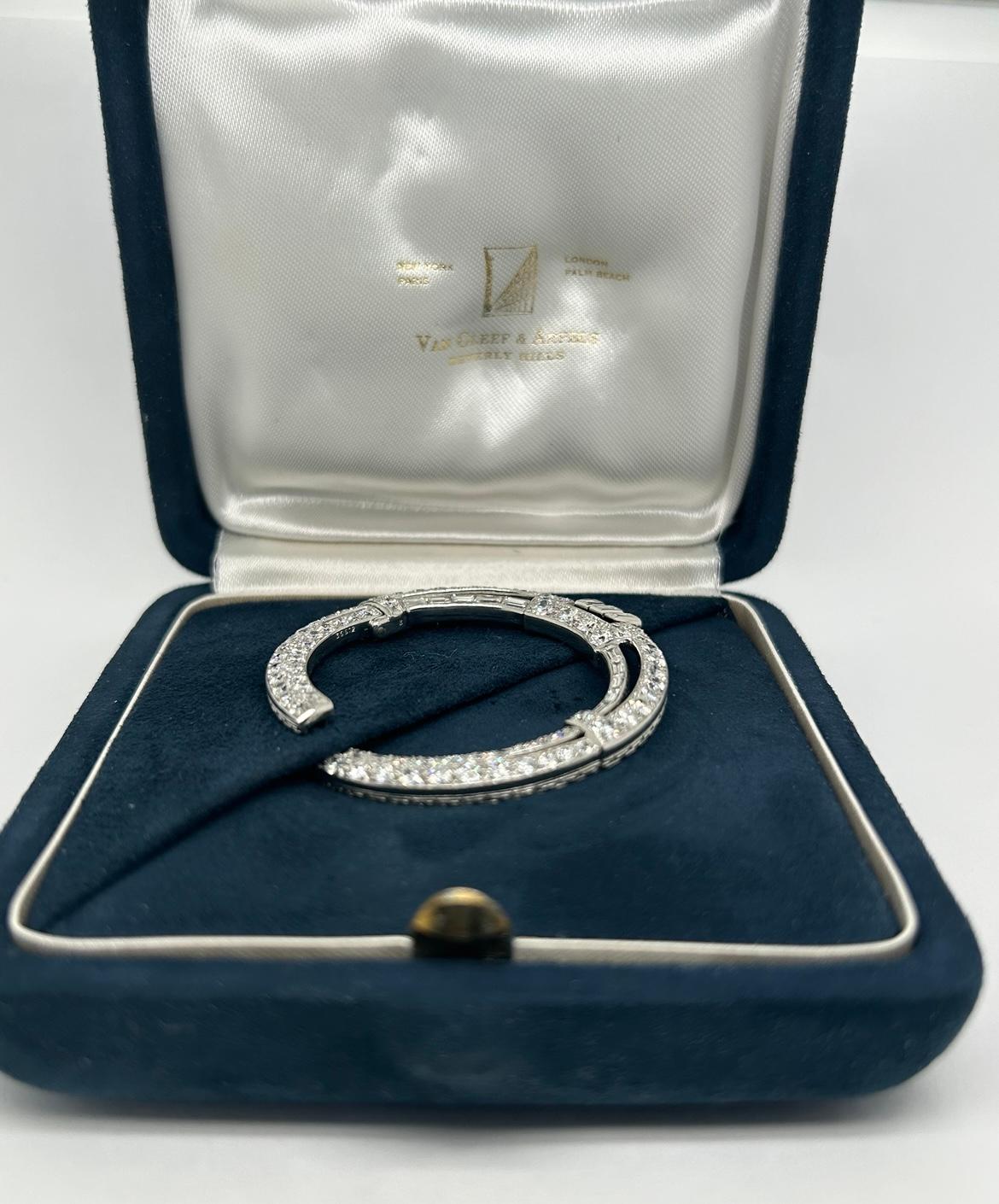 Van Cleef & Arpels Circles of Diamond Clip For Sale 4