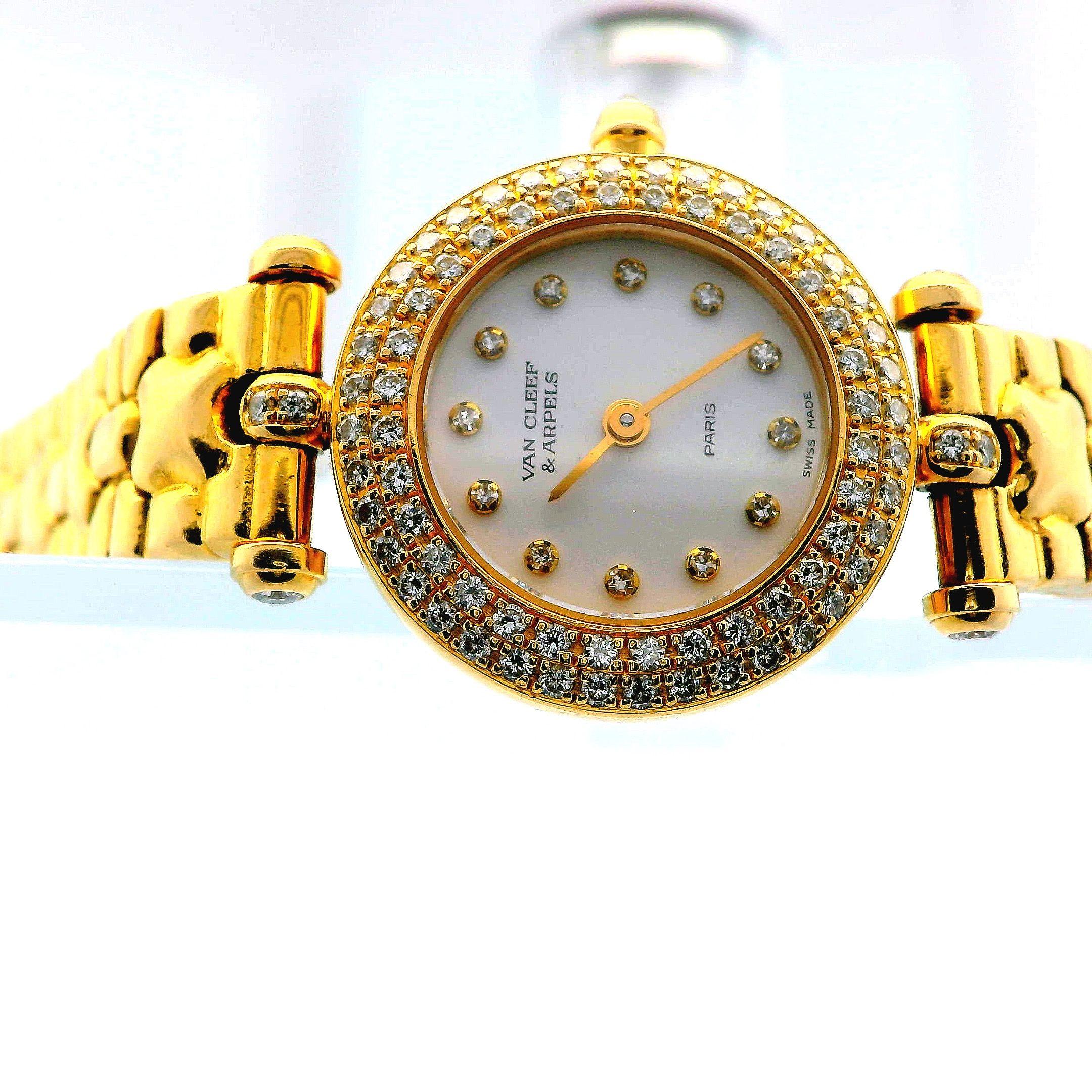 Women's or Men's Van Cleef & Arpels Classique Quartz Watch Yellow Gold with Diamond Bezel