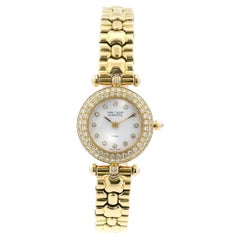 Van Cleef & Arpels Classique Quartz Watch Yellow Gold with Diamond Bezel
