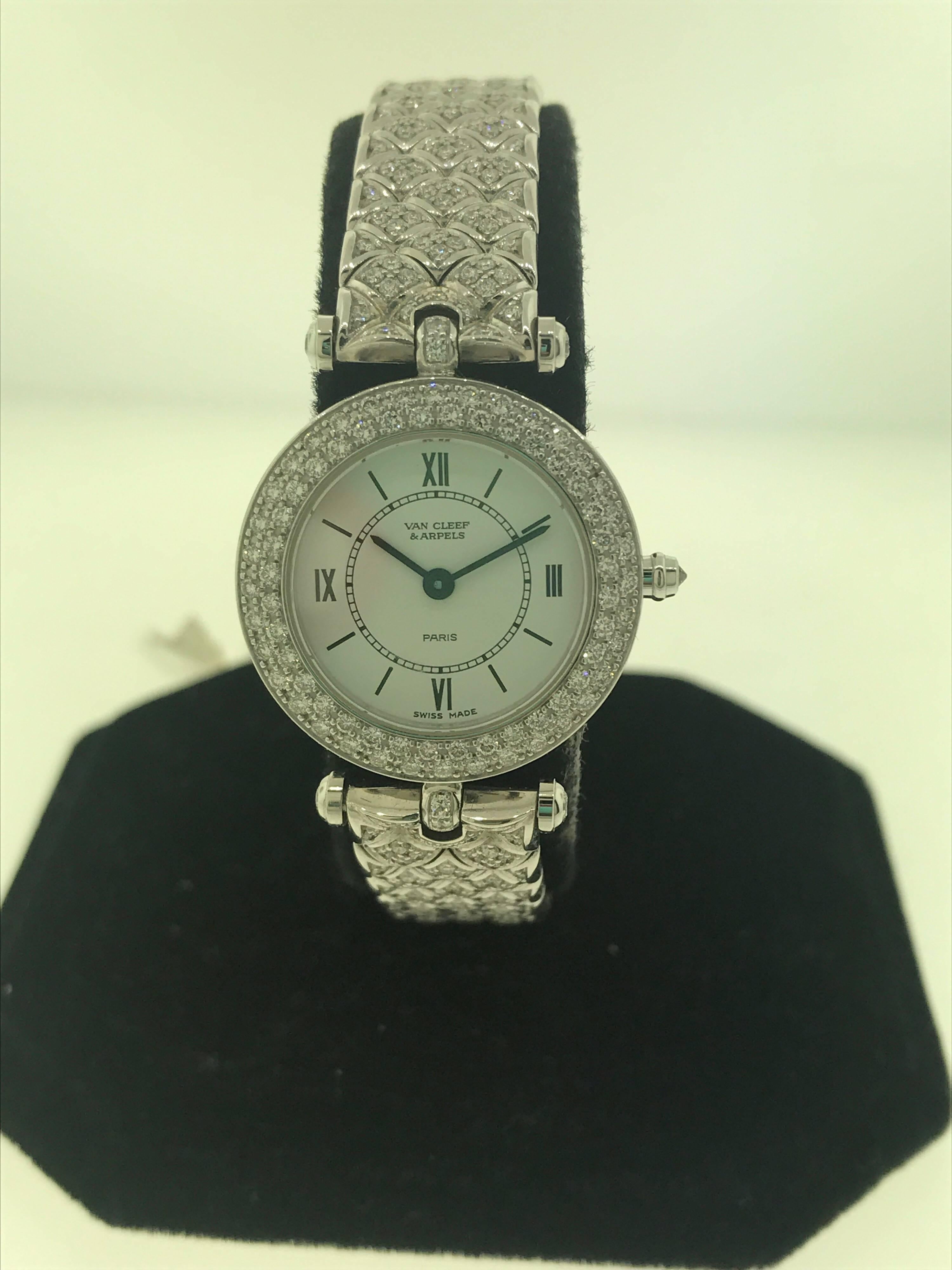 Van Cleef & Arpels Classique White Gold and Diamond Bracelet Watch 322632 B2 In Excellent Condition For Sale In New York, NY