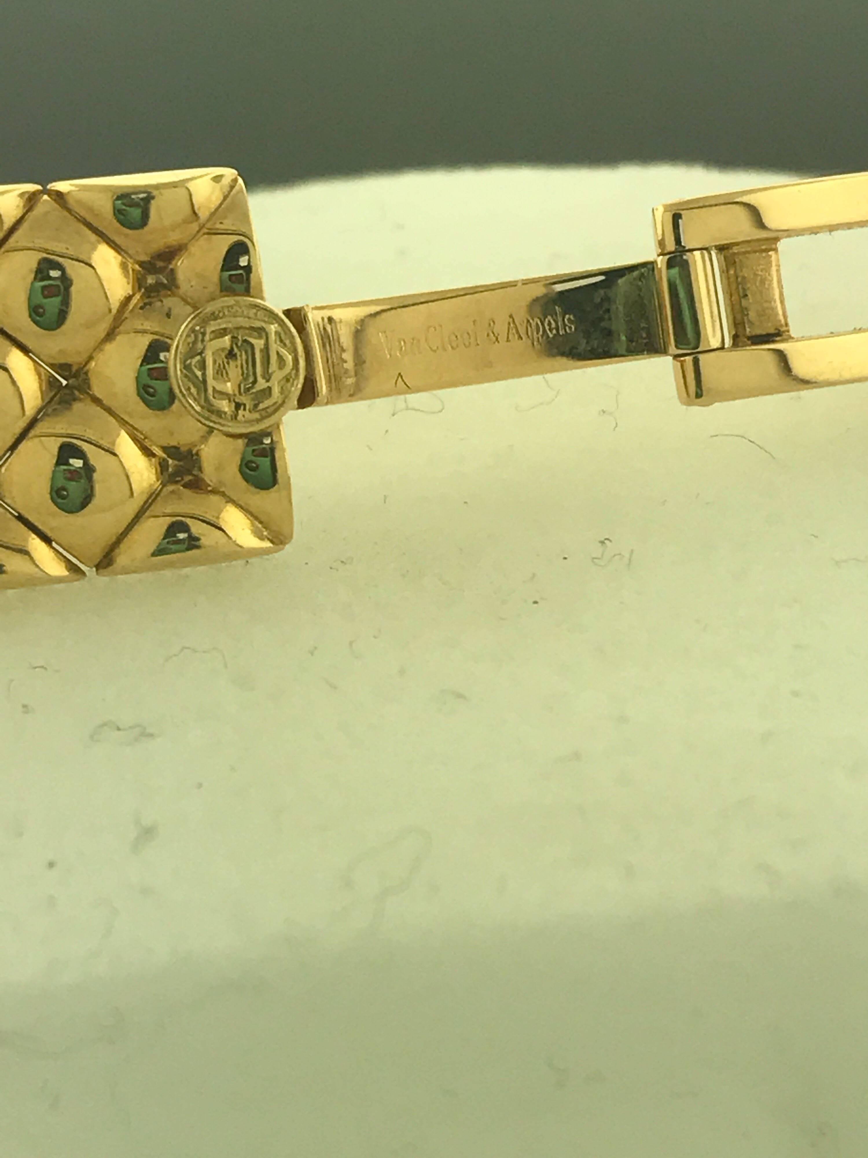 Van Cleef & Arpels Classique Yellow Gold Diamond Bezel and Bracelet Ladies Watch For Sale 1
