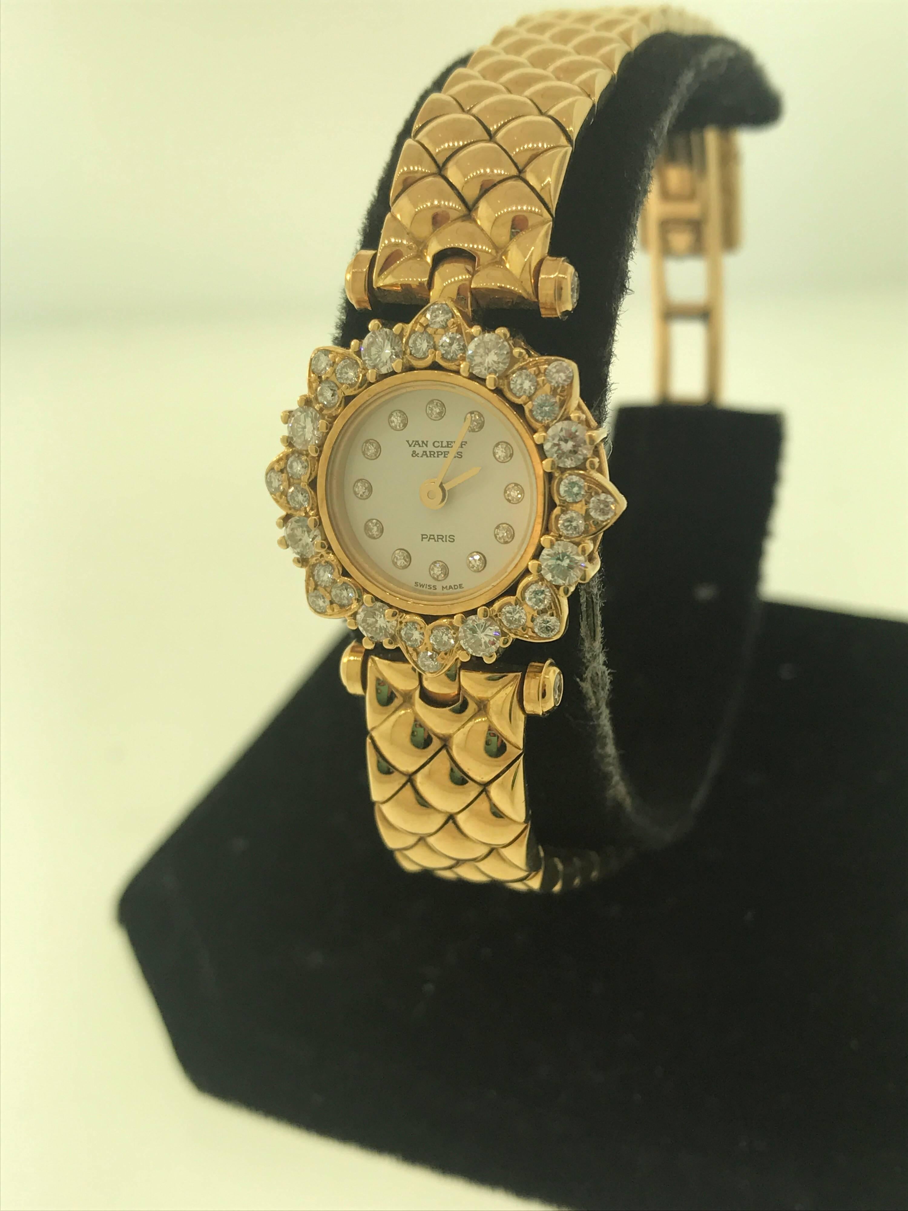 Van Cleef & Arpels Classique Yellow Gold & Diamond Bracelet Ladies Watch 130955 In Excellent Condition For Sale In New York, NY