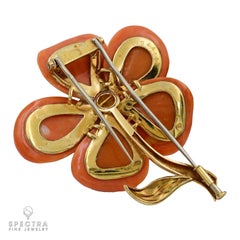 Van Cleef & Arpels Clematis Spilla di corallo e diamanti di metà secolo