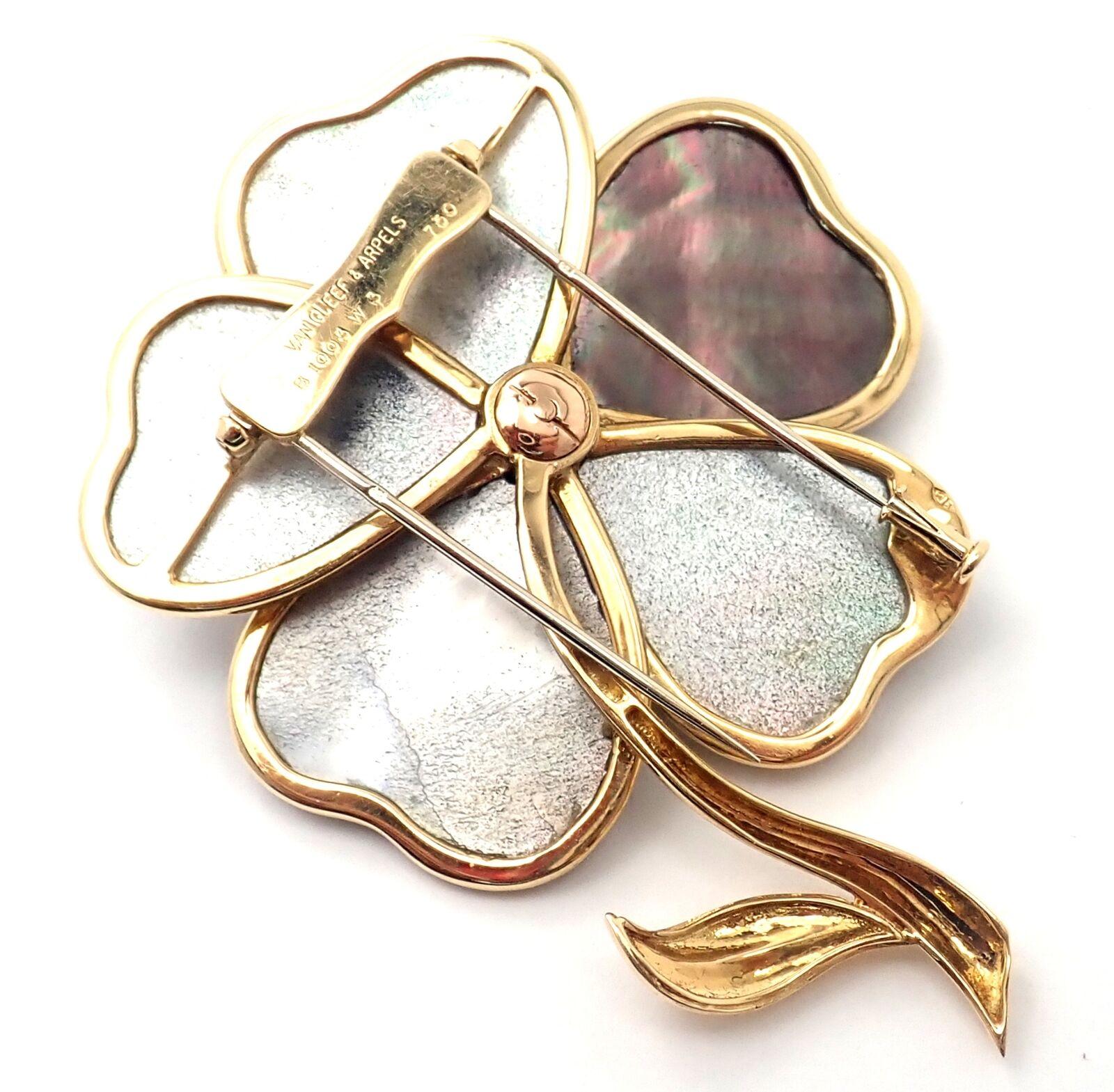 Van Cleef & Arpels Clématite Flor Diamante Gris Madreperla Broche de oro 1