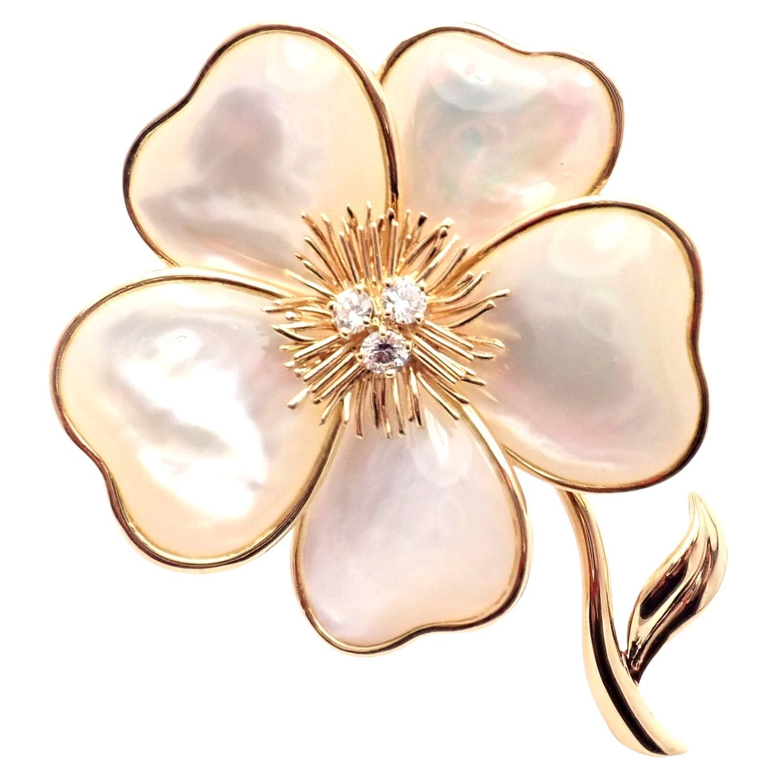 Van Cleef & Arpels Clématite Flower Diamond Mother of Pearl Gold Pin Brooch For Sale