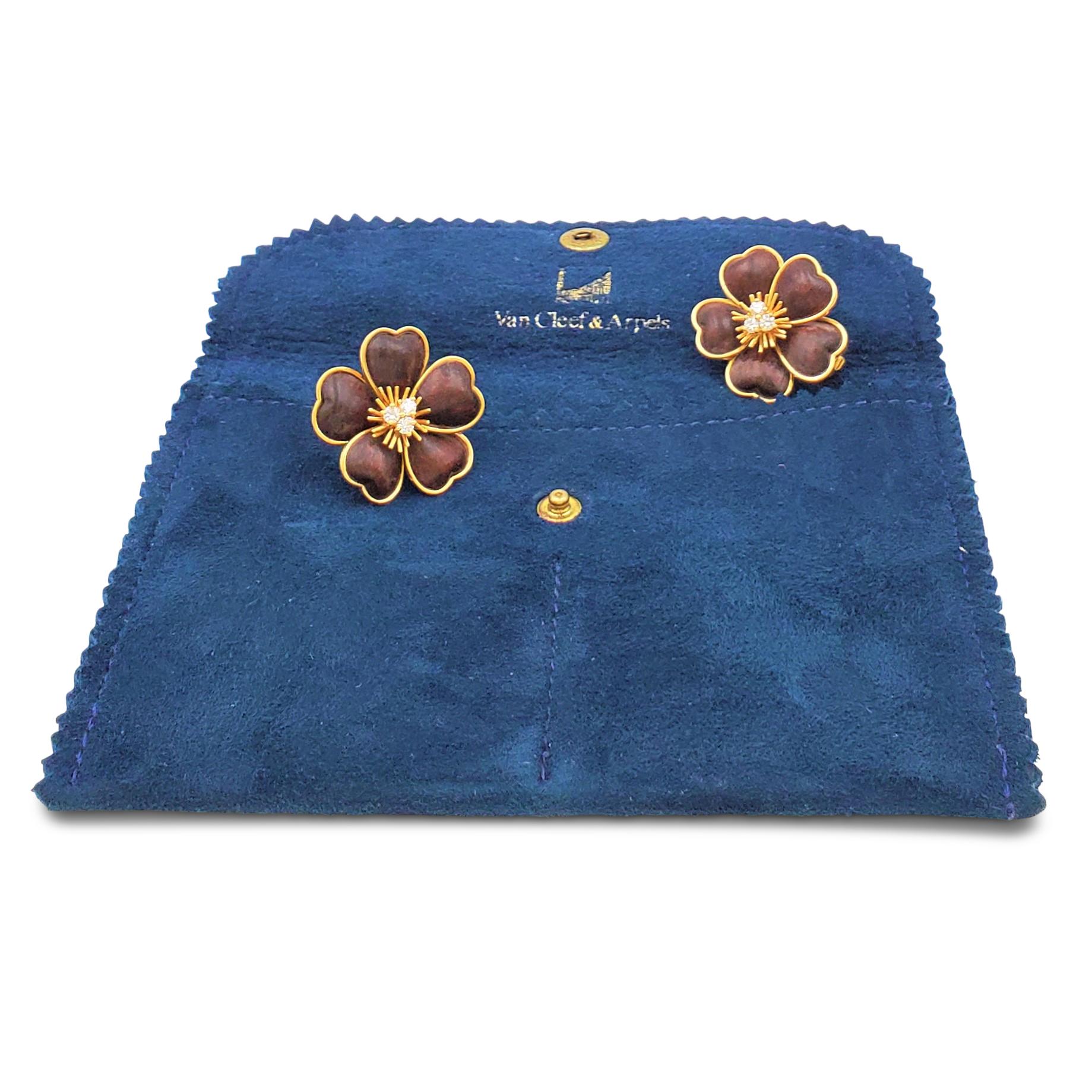 Women's Van Cleef & Arpels Clématite Yellow Gold Bois D'amourette 'Letter Wood' Earrings