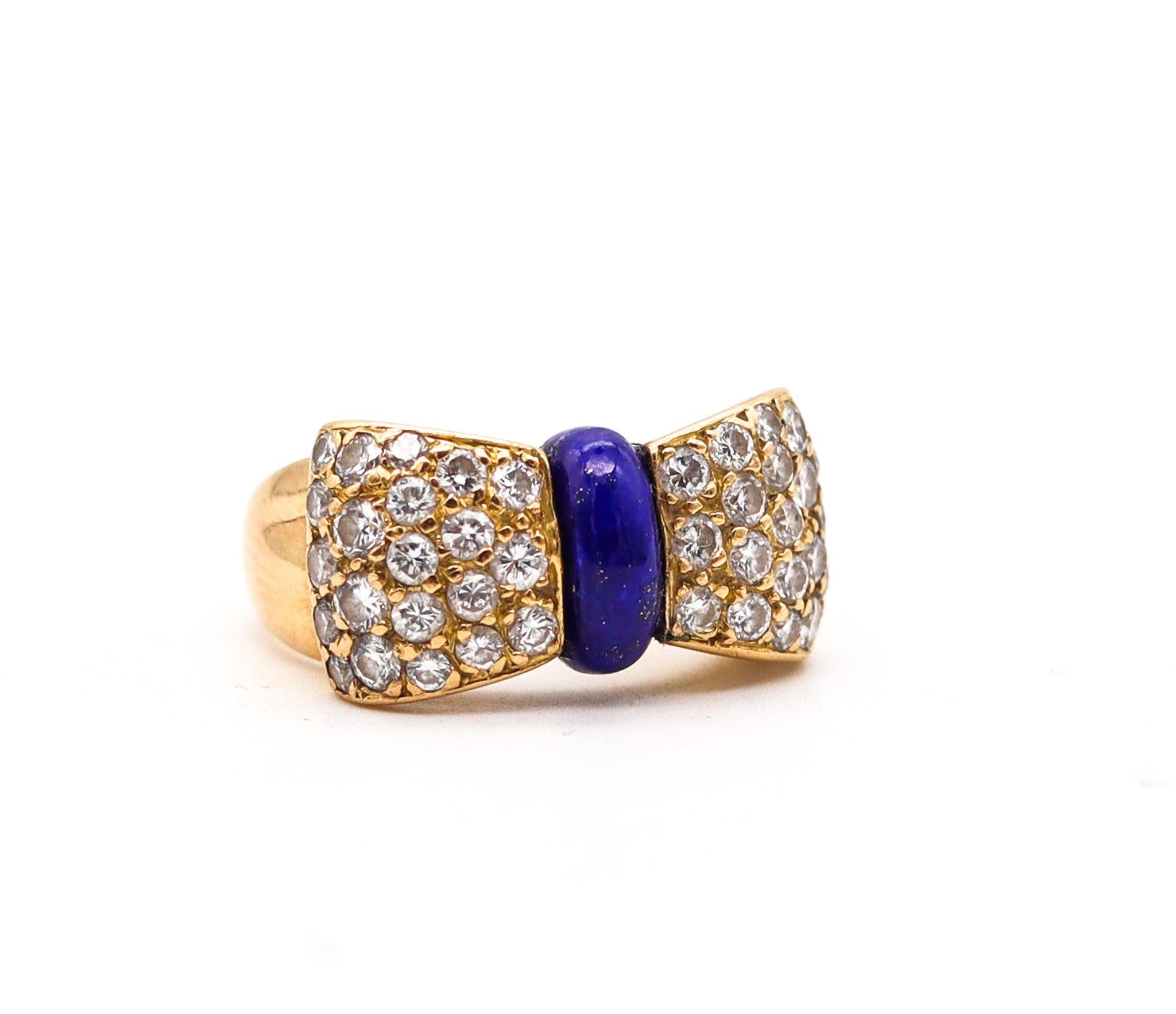 Modernist VAN CLEEF & ARPELS Cocktail Ring  In 18Kt Gold With Diamonds And Lapis For Sale