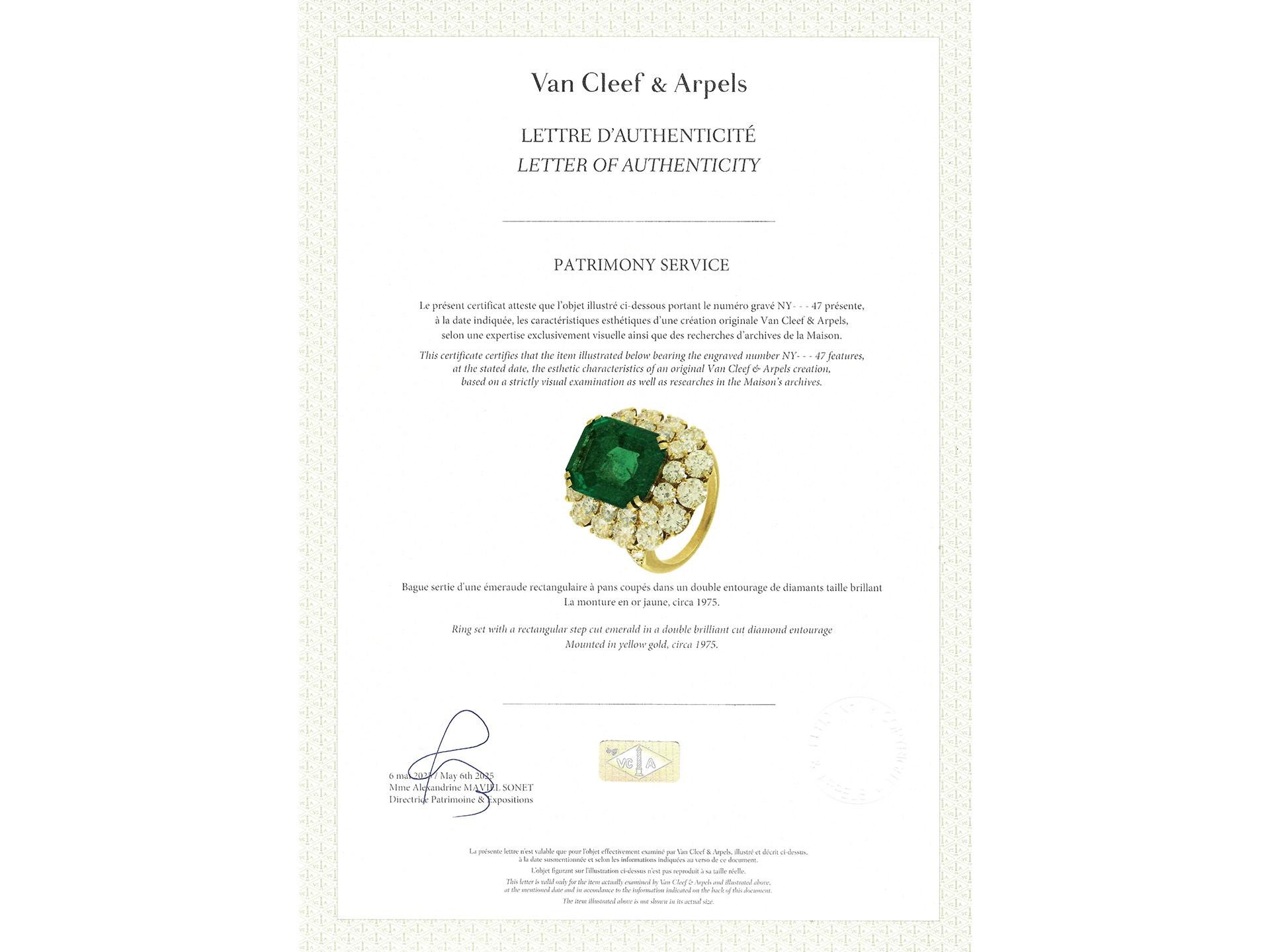 Bague à grappes d'émeraudes et de diamants de Colombie Van Cleef & Arpels, circa 1975 Bon état - En vente à London, GB