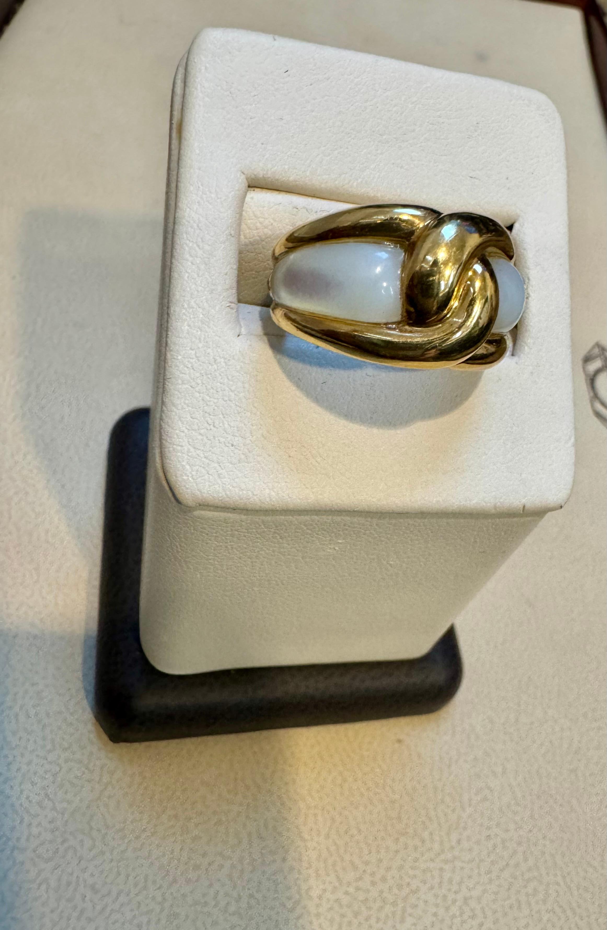 Women's Van Cleef & Arpels Contemporary Mother of pearl “Twisted” Ring 18KY Gold Size5.5 For Sale
