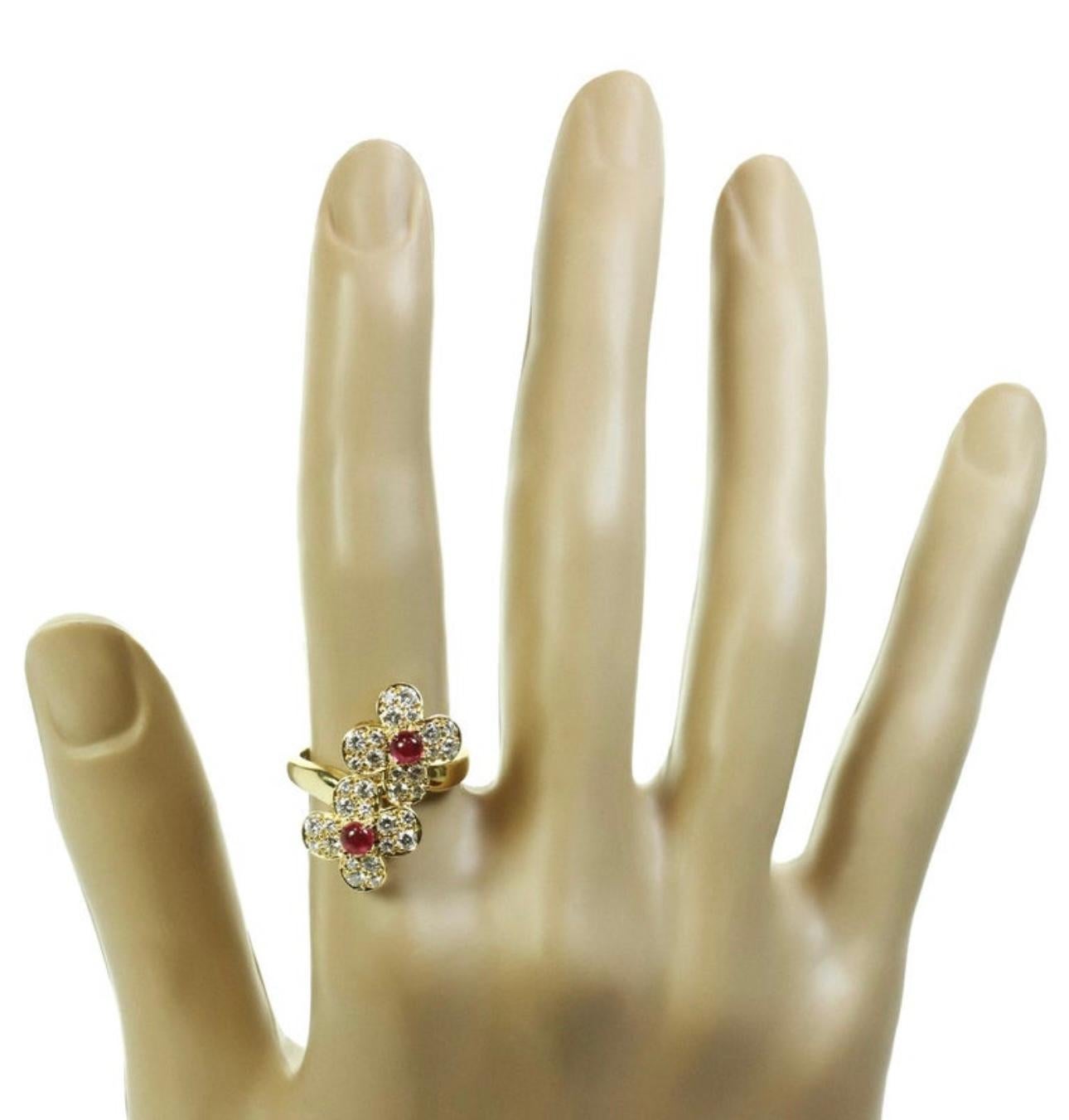Van Cleef & Arpels Contemporary Rubin und Diamant Trefle Ring, 18KY Gold Größe 6 im Angebot 1