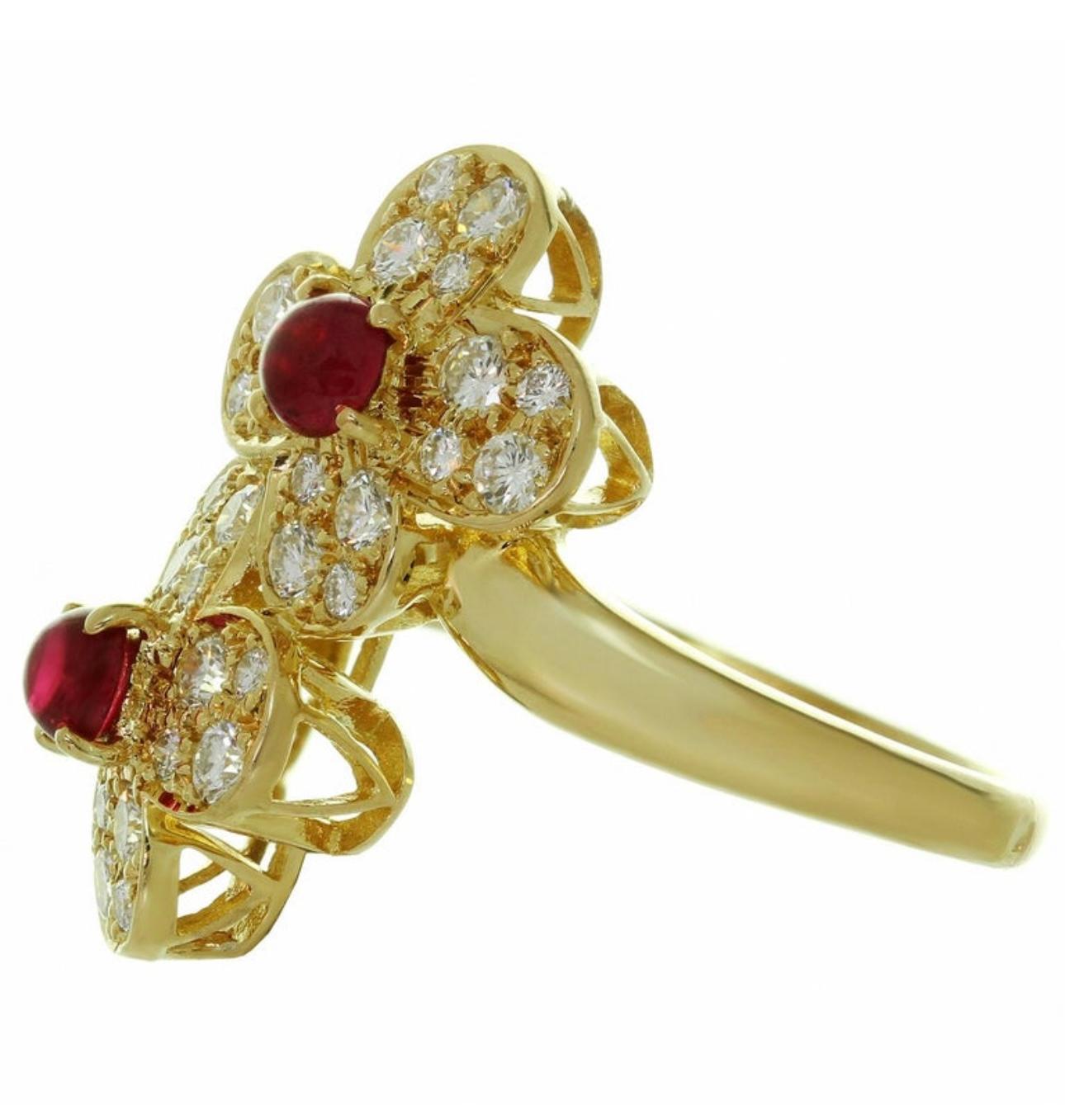 Van Cleef & Arpels Contemporary Ruby and Diamond “Trefle” Ring, 18KY Gold Size 6 For Sale 2