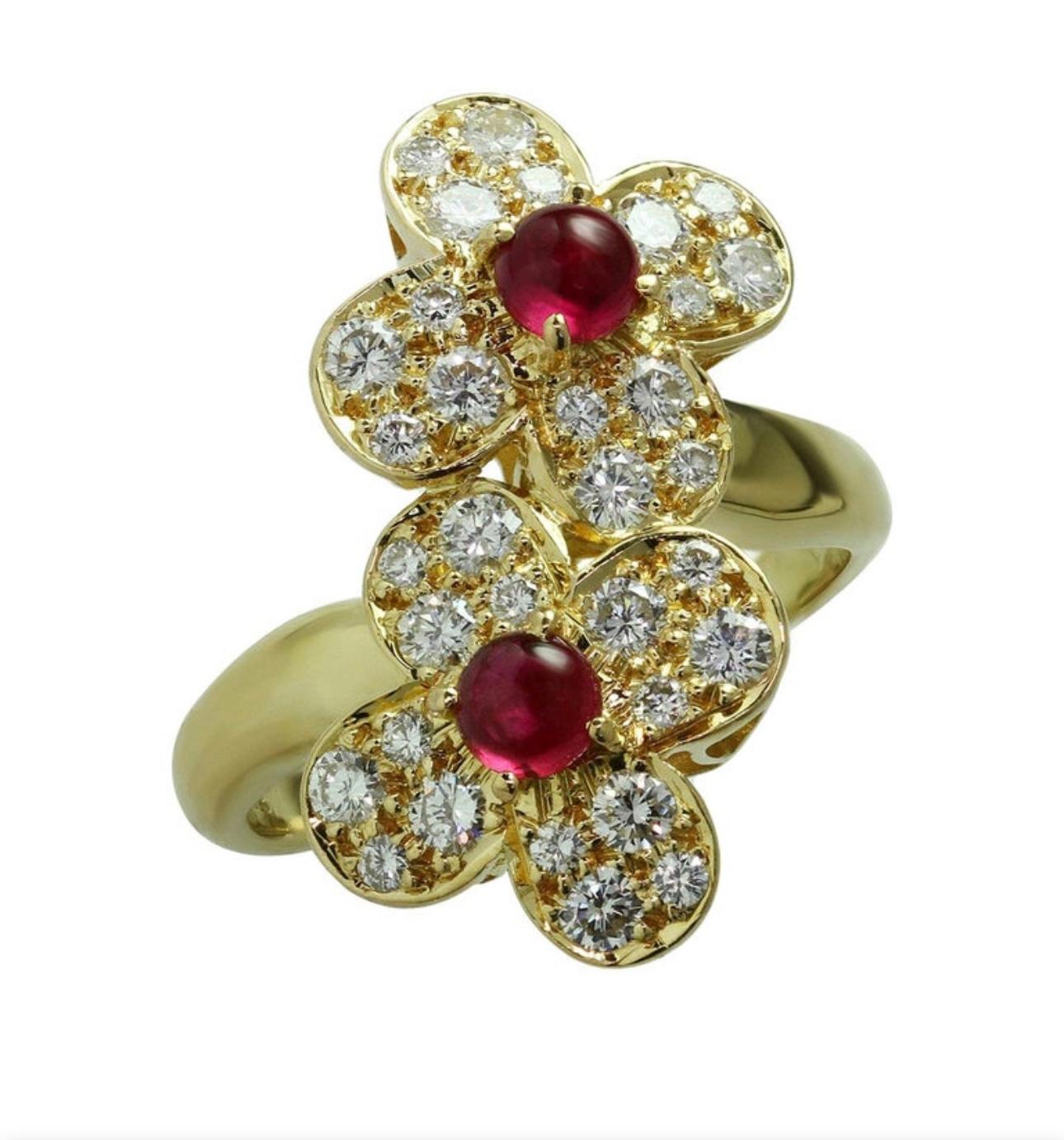 Van Cleef & Arpels Contemporary Ruby and Diamond “Trefle” Ring, 18KY Gold Size 6 For Sale 4